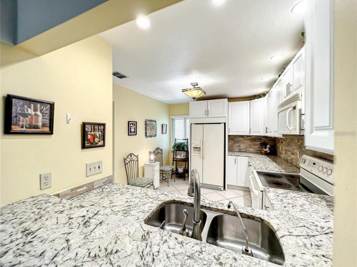 Image 5 of 22 For 1 Escondido Circle 170