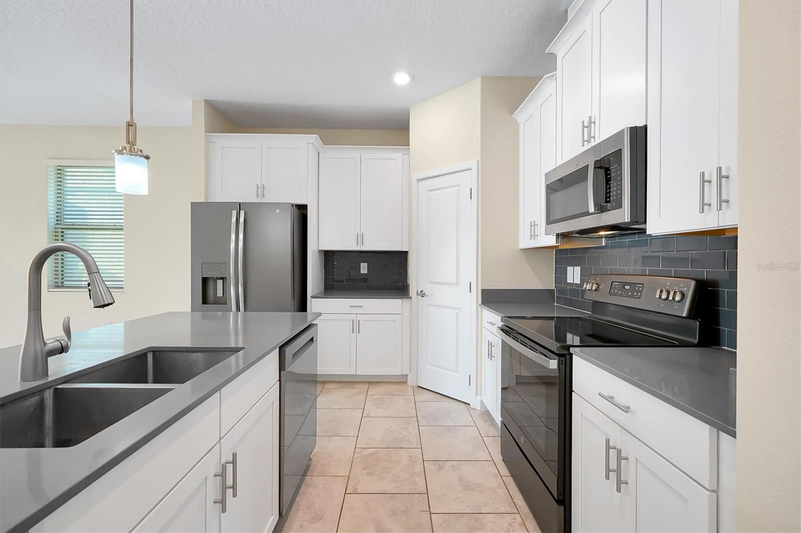 Image 15 of 34 For 1425 Happy Bird Lane