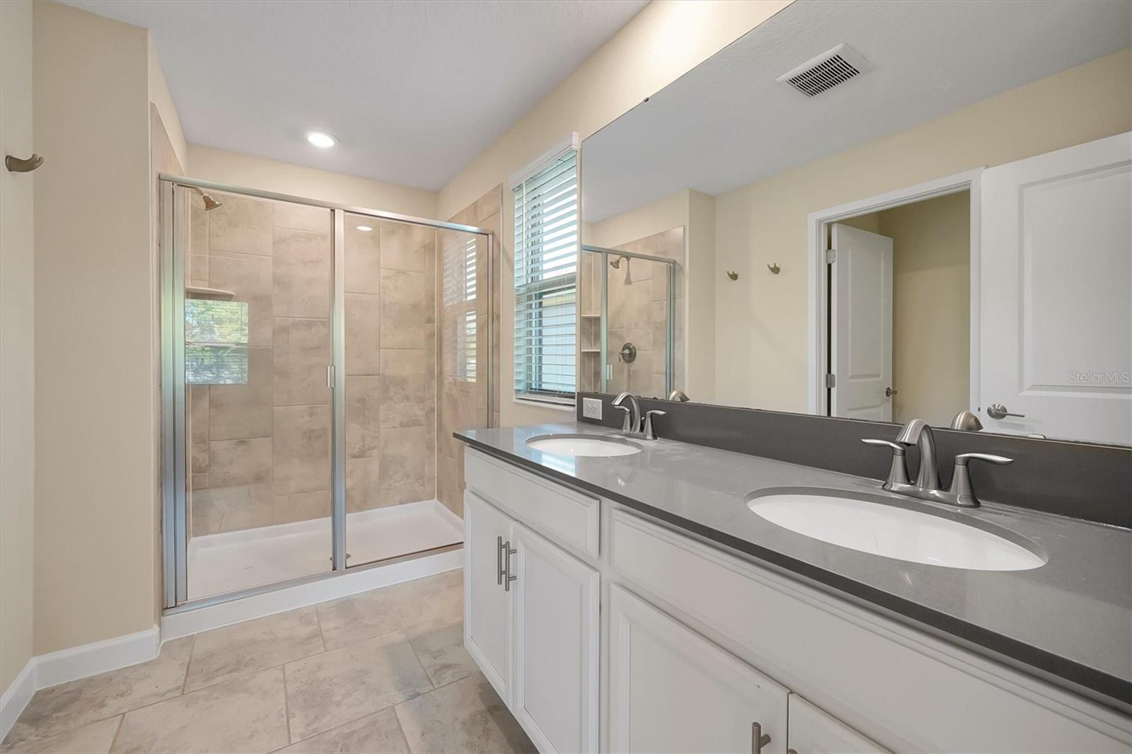 Image 23 of 34 For 1425 Happy Bird Lane