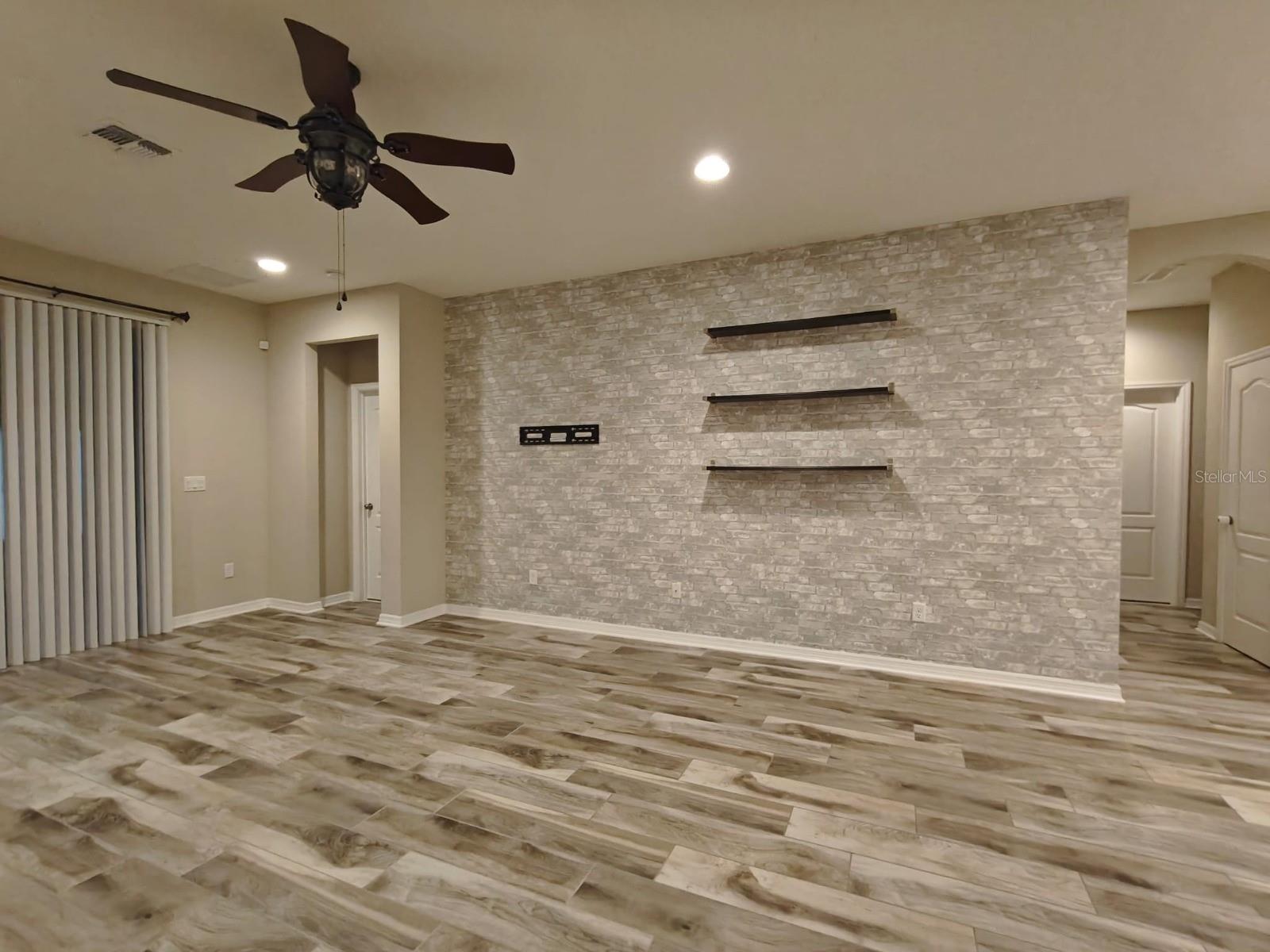 Image 5 of 26 For 4875 Sweet Blossom Cove