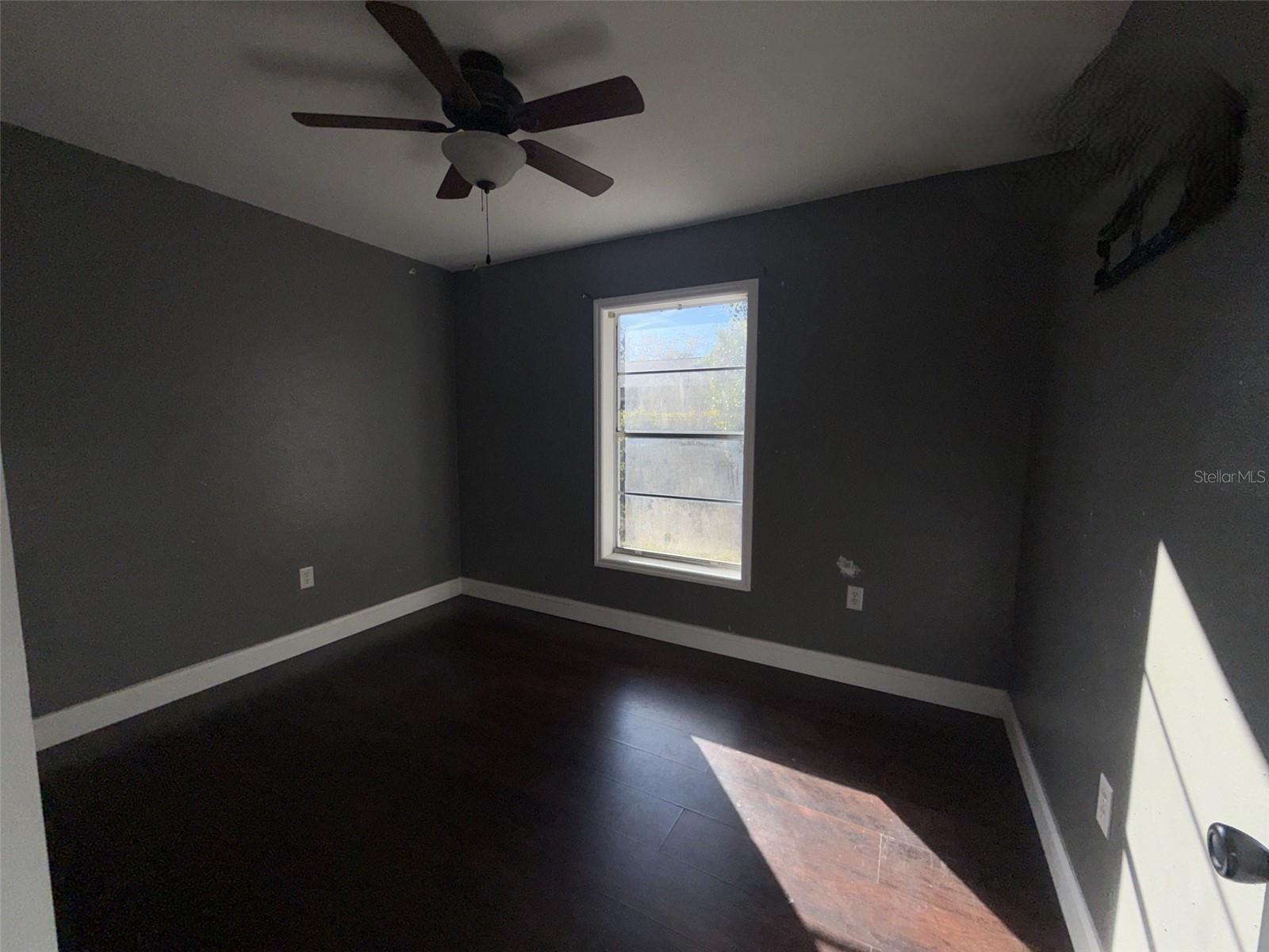 Image 17 of 27 For 285 Lake Street