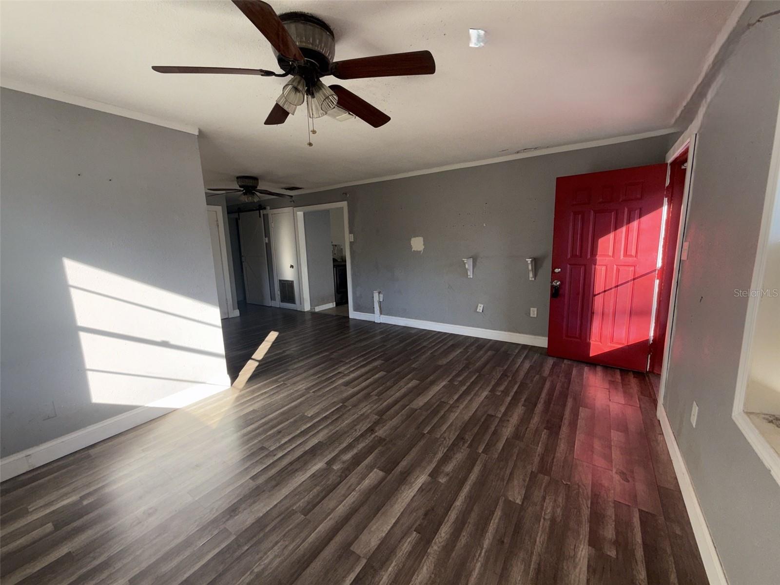 Image 4 of 27 For 285 Lake Street