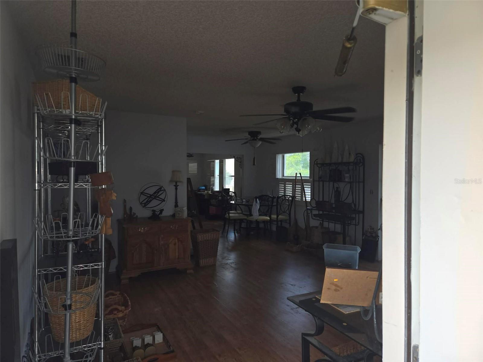 Listing photo id 13 for 211 Rickenbacker Drive