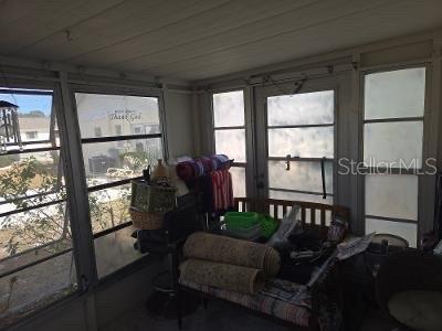 Listing photo id 17 for 211 Rickenbacker Drive