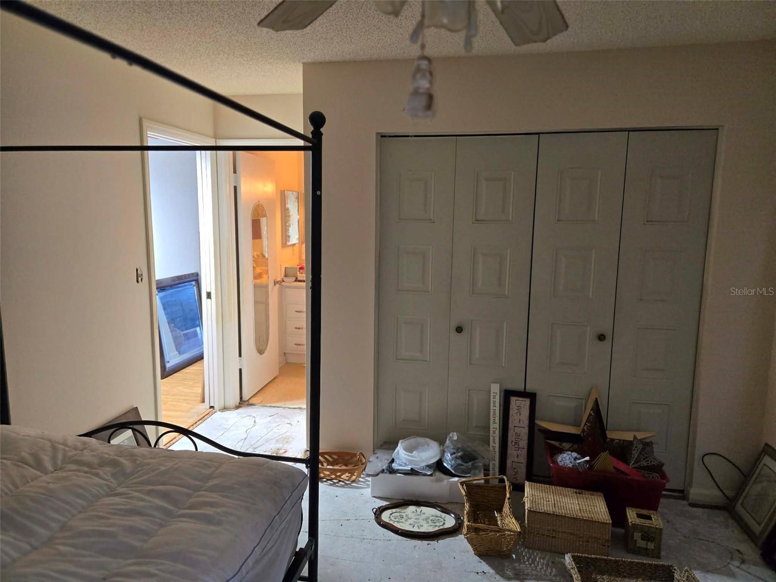 Listing photo id 18 for 211 Rickenbacker Drive