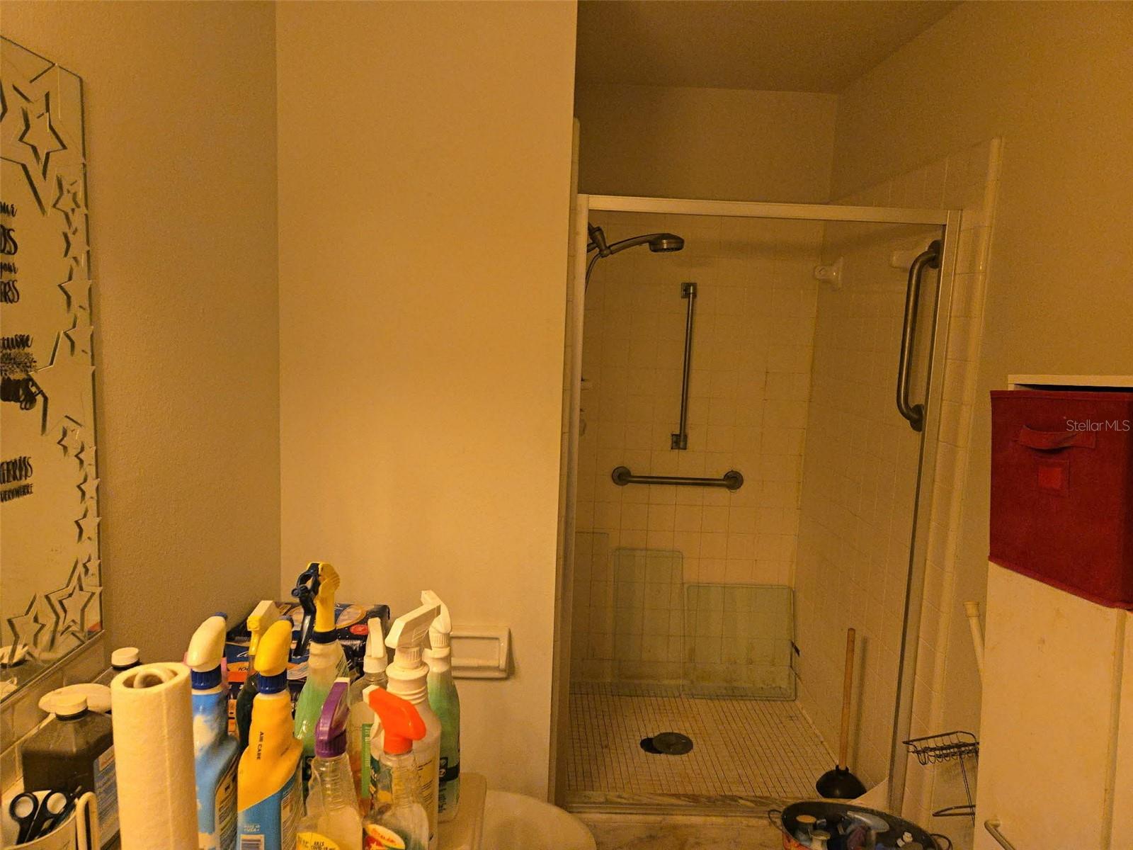 Listing photo id 20 for 211 Rickenbacker Drive