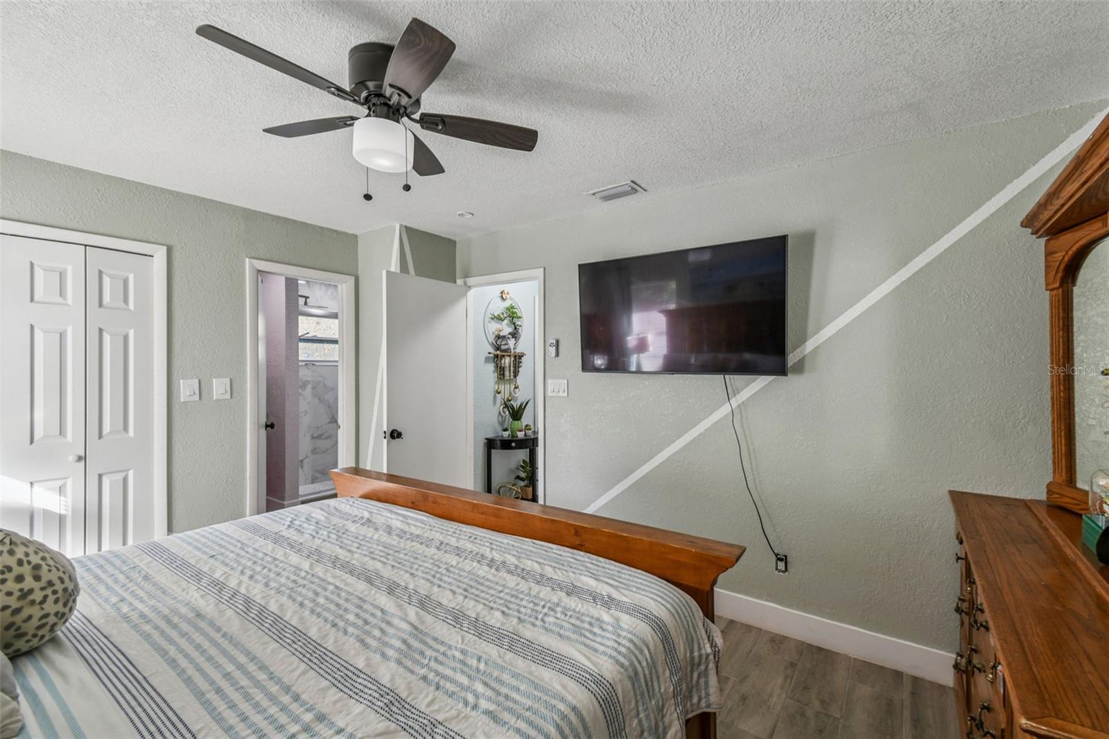 Image 23 of 63 For 529 Bison Circle