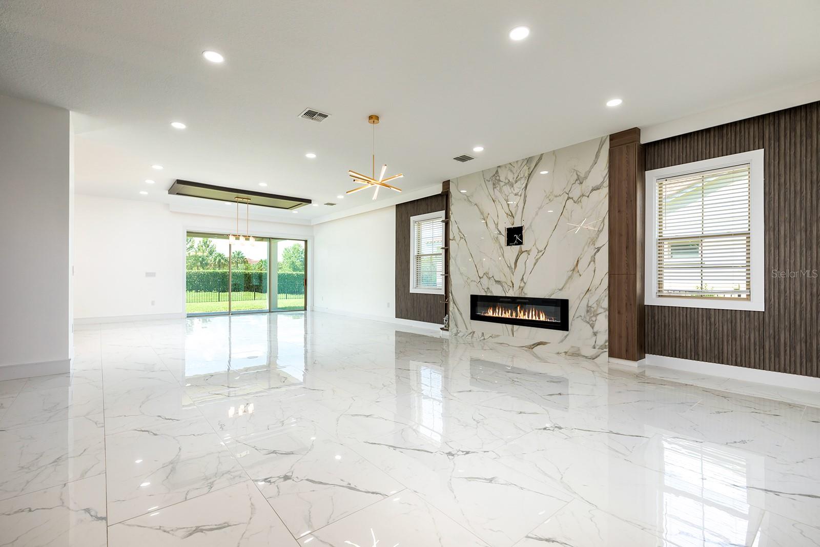 Image 5 of 33 For 10125 Henbury Street