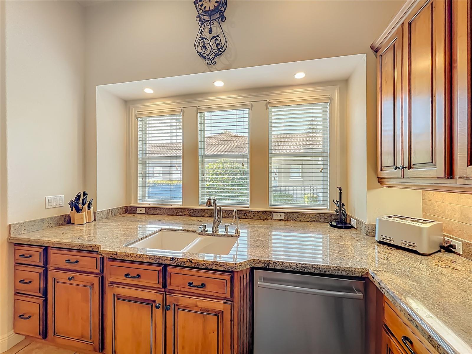 Listing photo id 25 for 3444 Foxmeadow Court