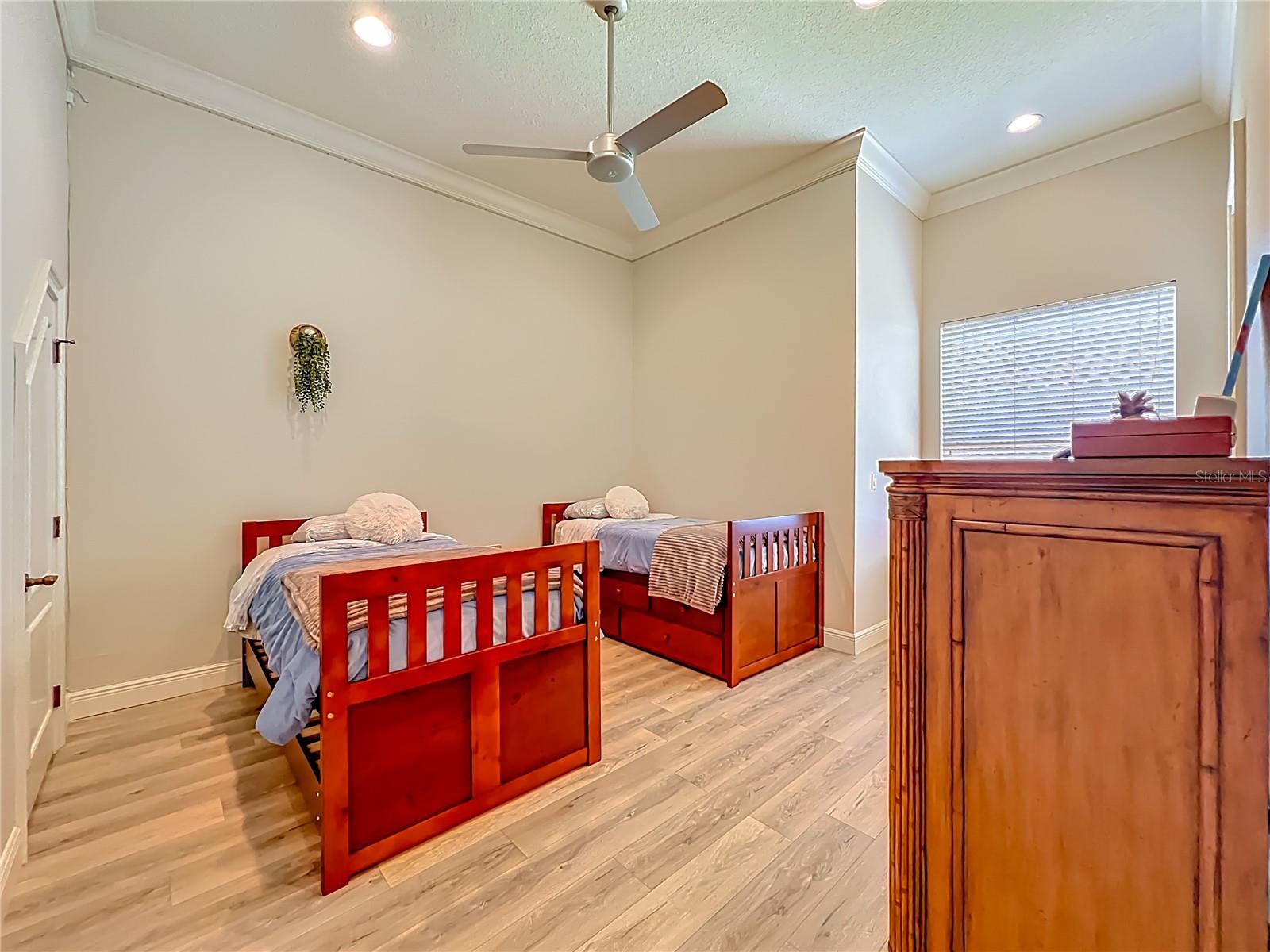 Listing photo id 52 for 3444 Foxmeadow Court