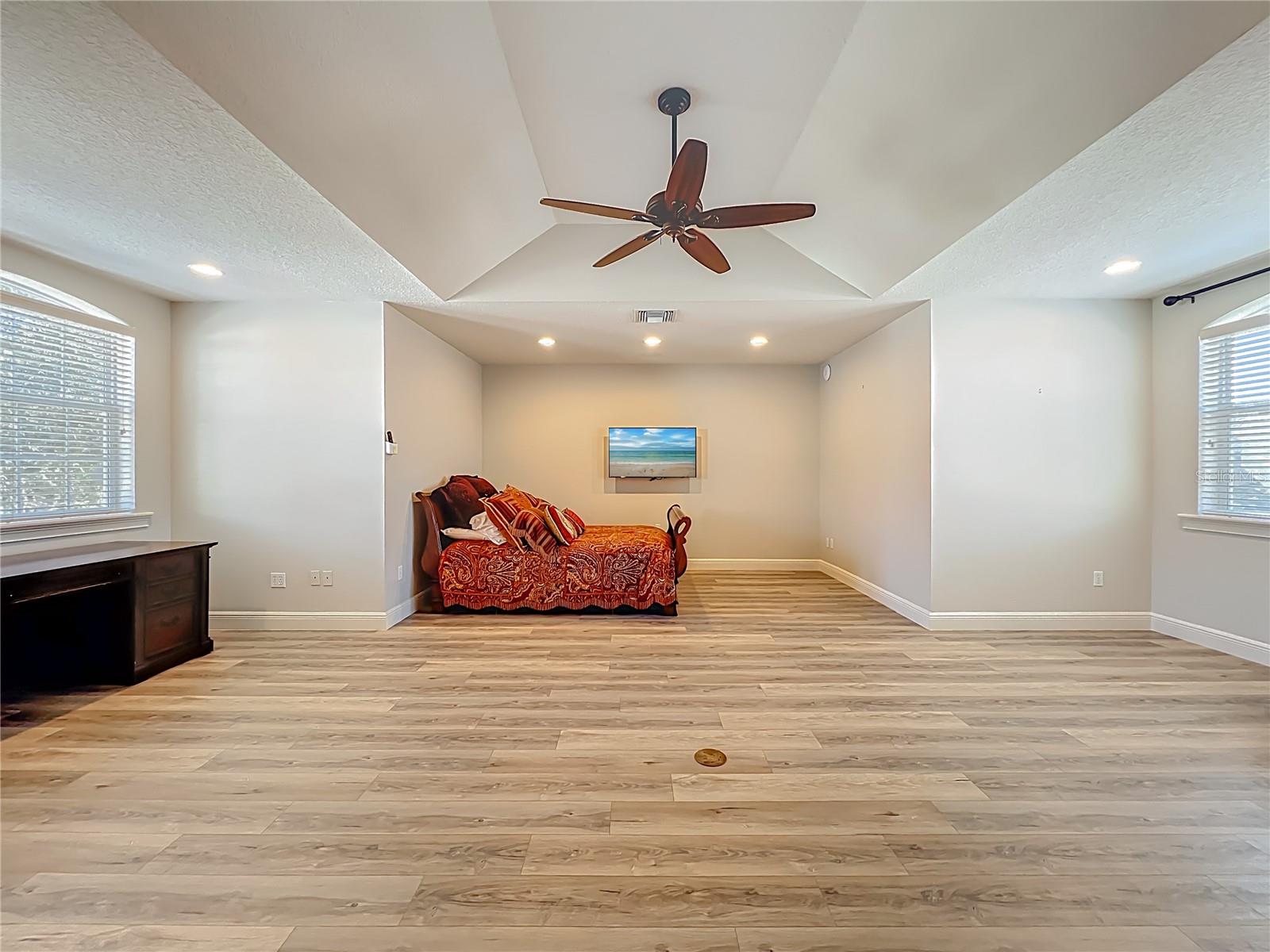 Listing photo id 64 for 3444 Foxmeadow Court