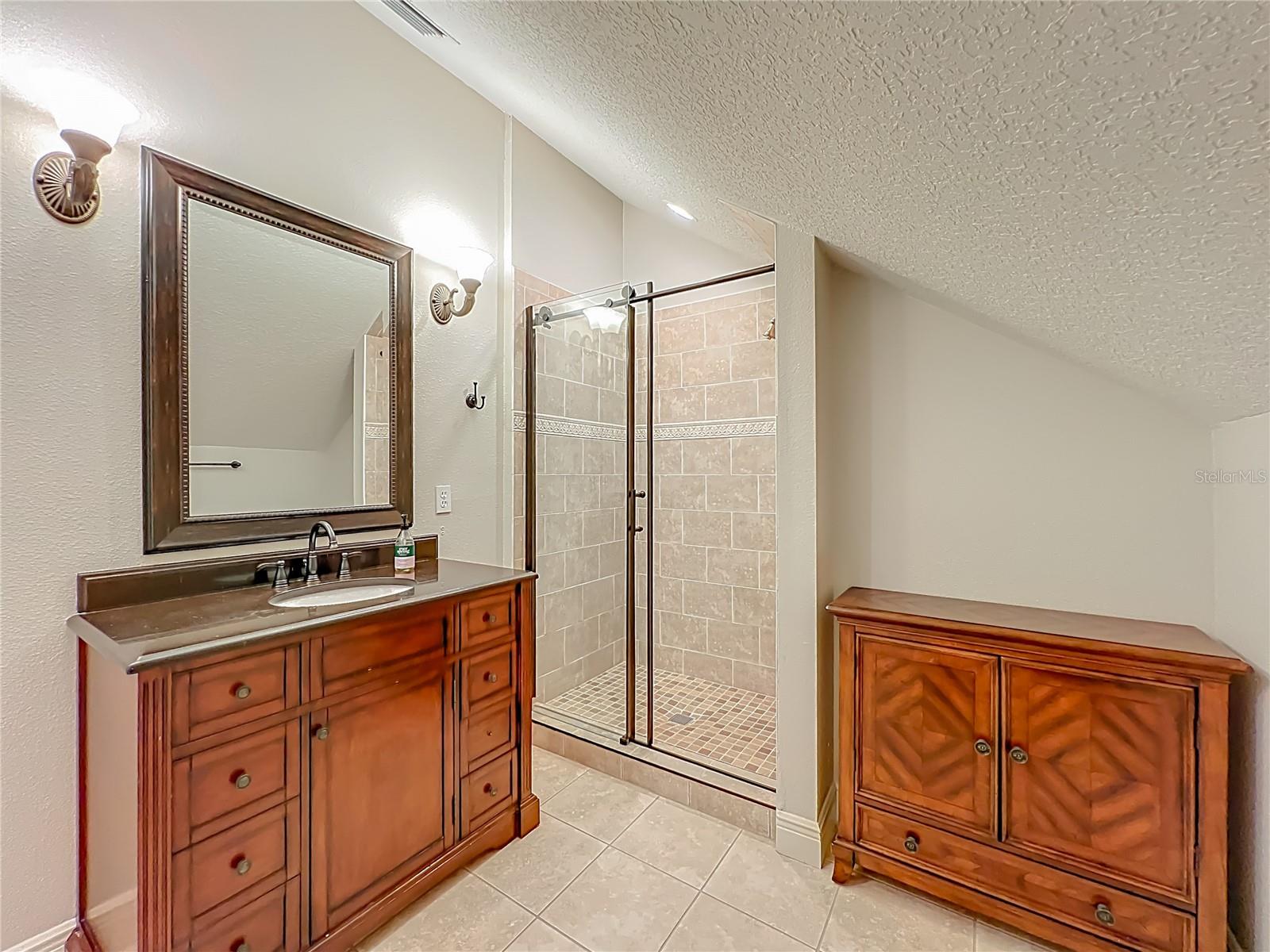 Listing photo id 65 for 3444 Foxmeadow Court