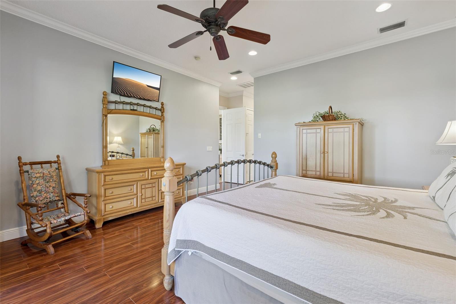 Image 18 of 43 For 9335 San Jose Boulevard