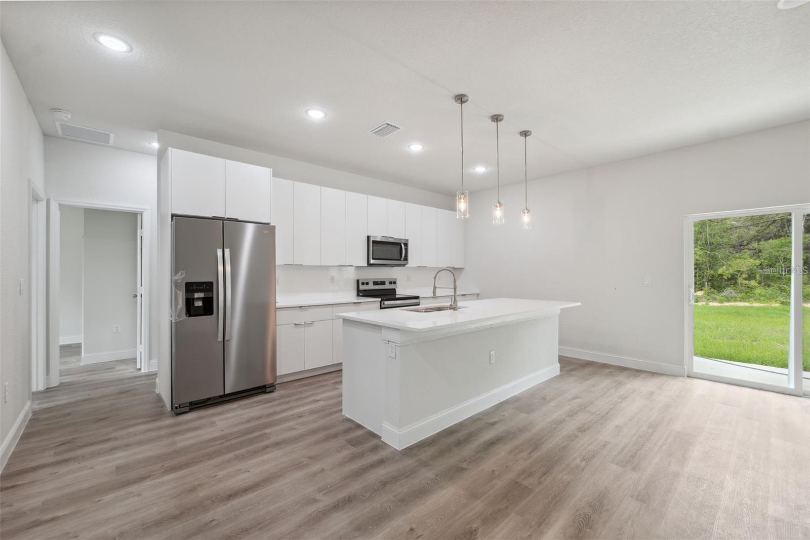 Image 15 of 40 For 732 Macroy Place