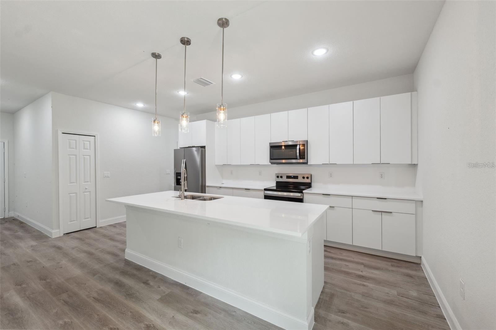 Image 17 of 40 For 732 Macroy Place