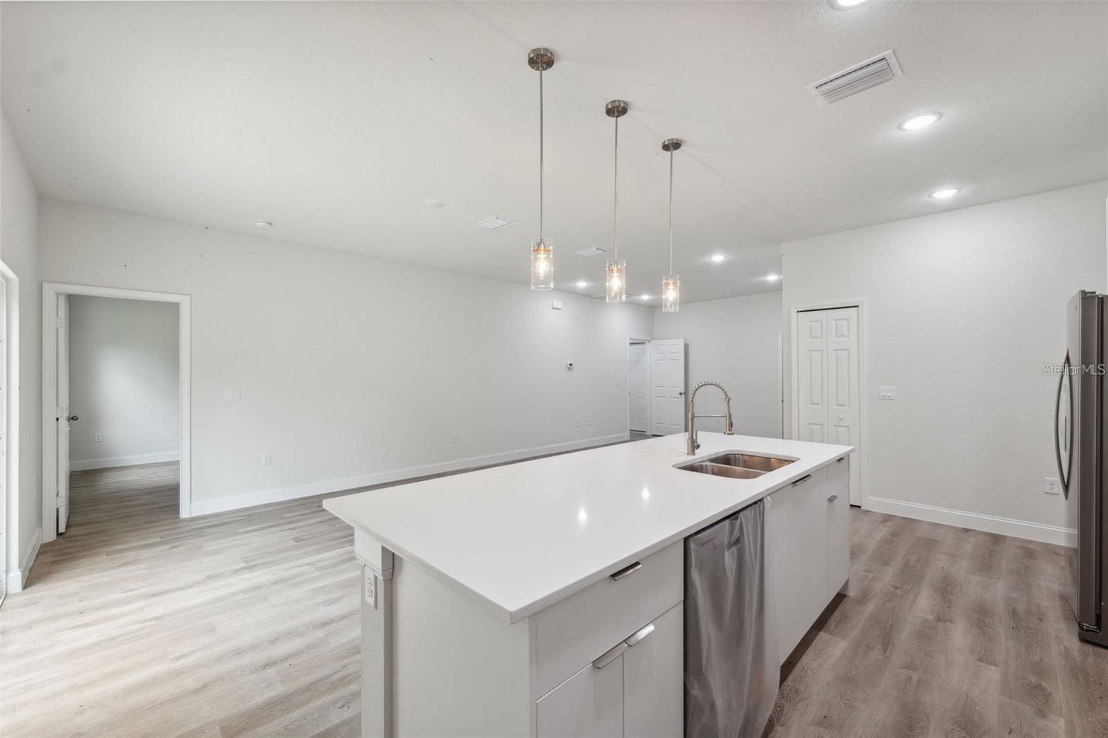 Image 19 of 40 For 732 Macroy Place