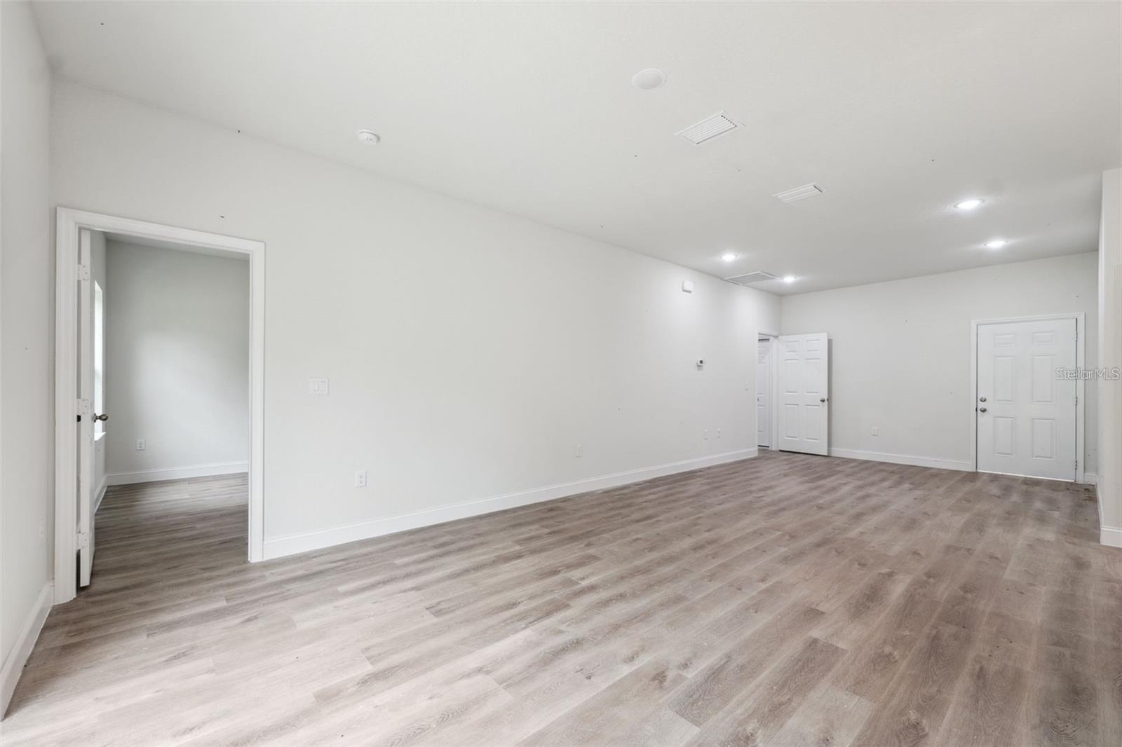 Image 25 of 40 For 732 Macroy Place