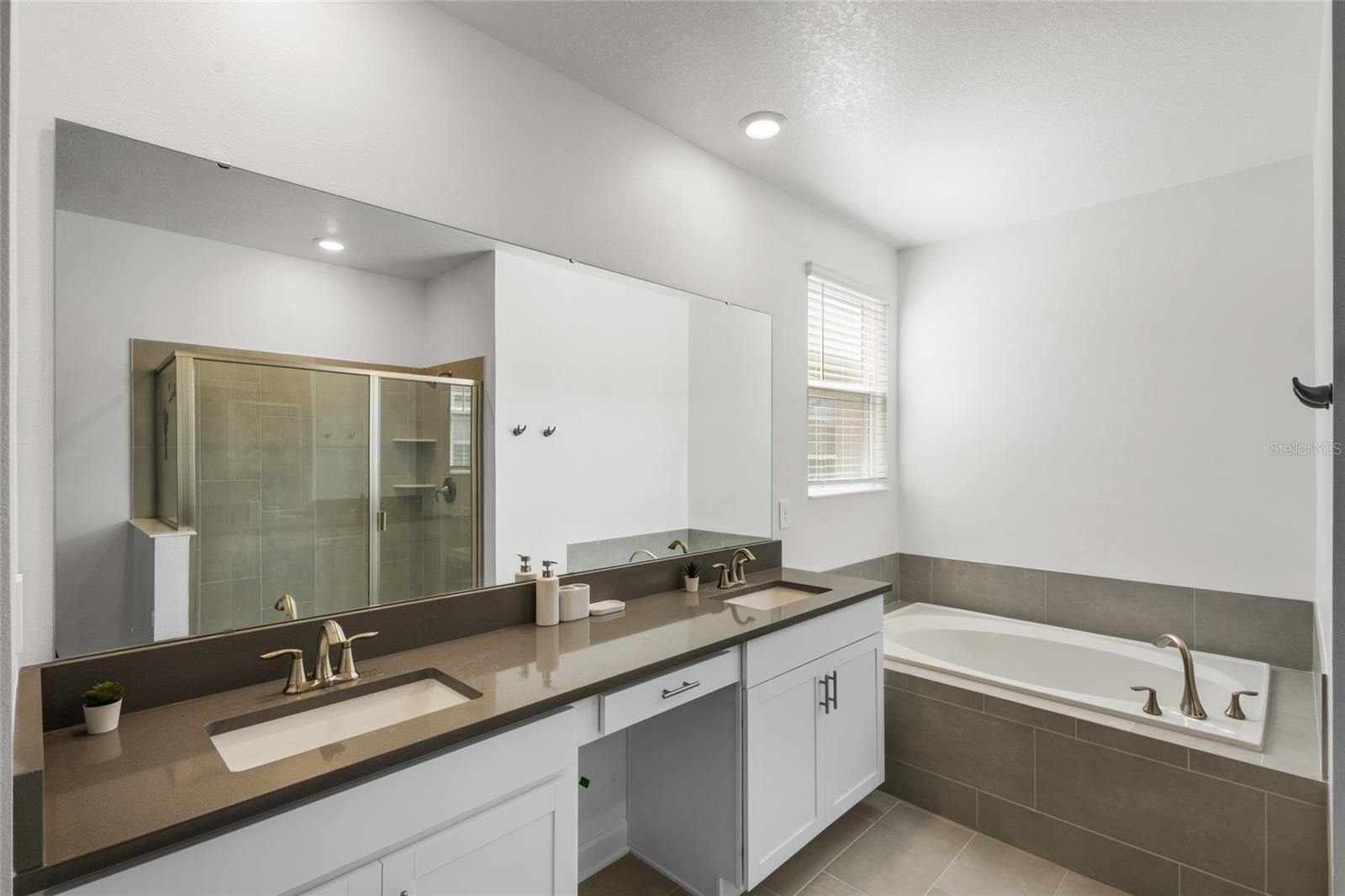 Image 21 of 44 For 8931 Takeaway Way