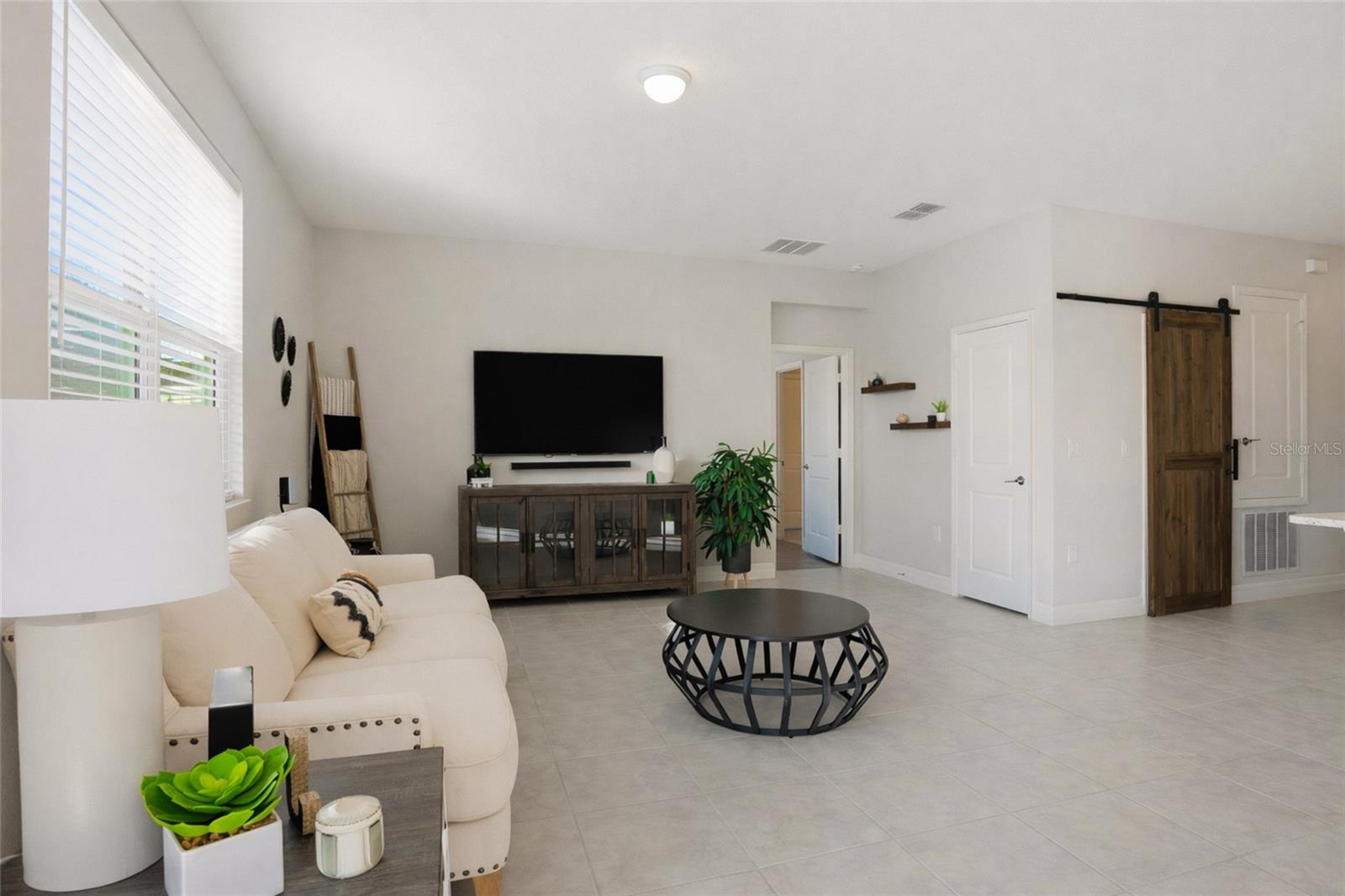 Image 16 of 32 For 2879 Mosshire Circle