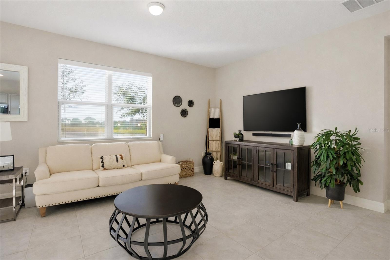 Image 18 of 32 For 2879 Mosshire Circle