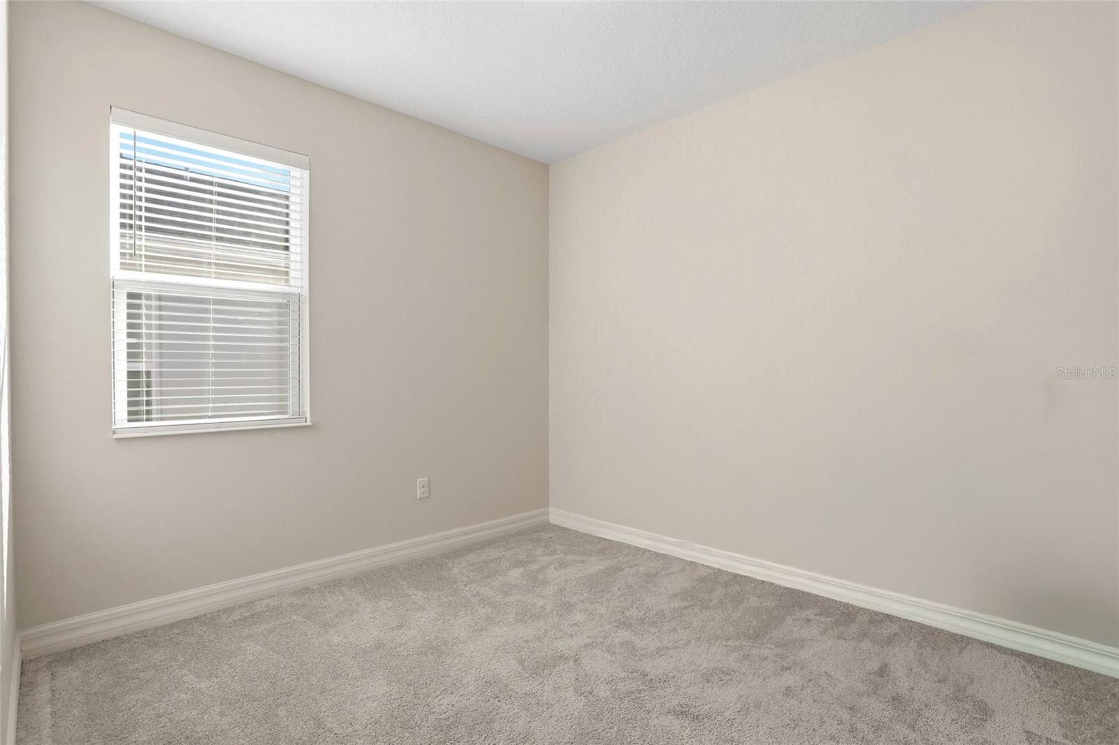 Image 7 of 32 For 2879 Mosshire Circle