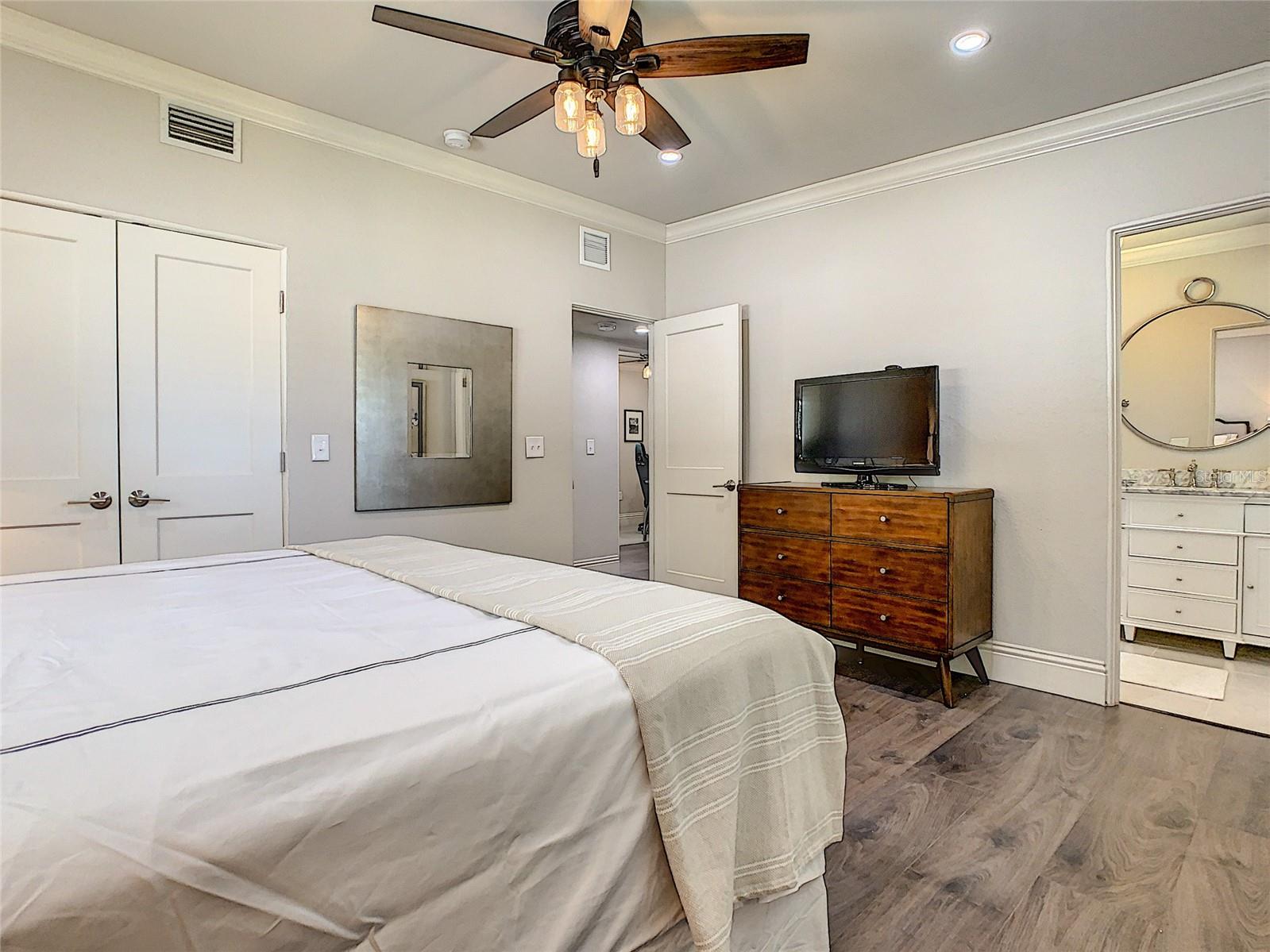 Image 20 of 35 For 1945 Gunn Road