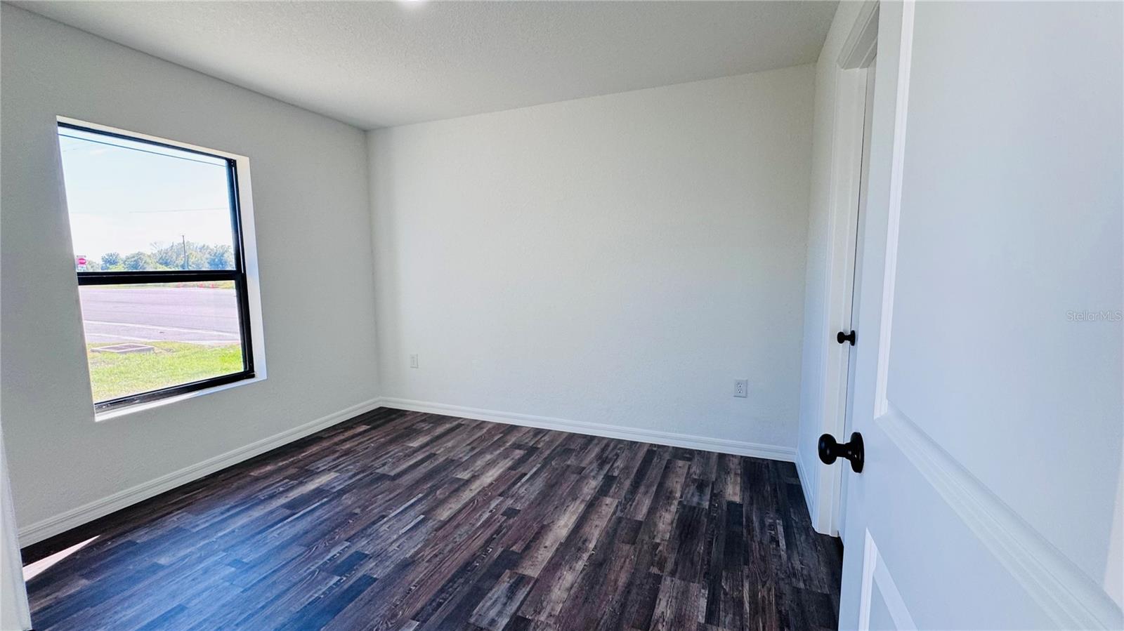 Image 10 of 18 For 27063 Washington Street