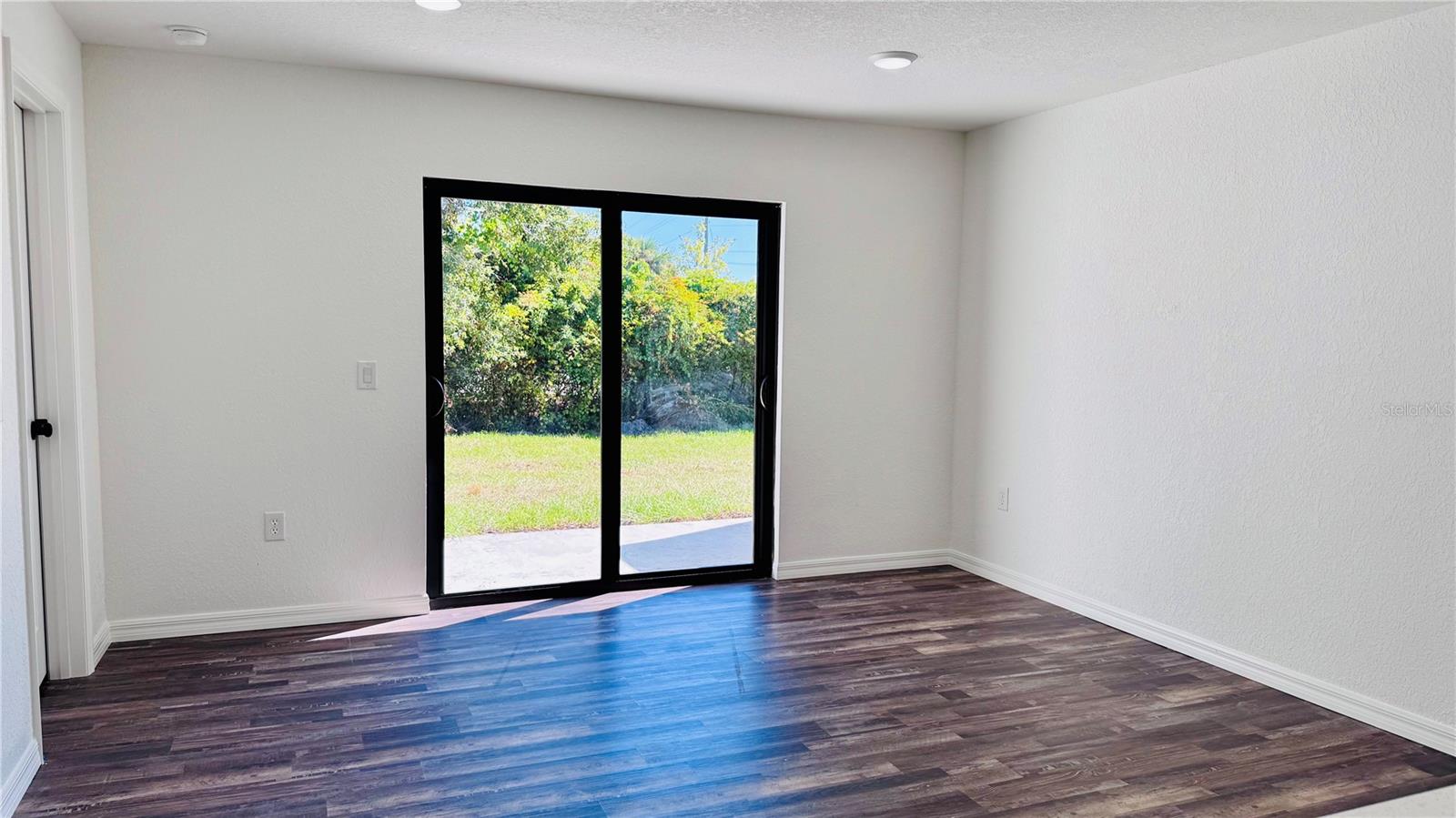 Image 18 of 18 For 27063 Washington Street