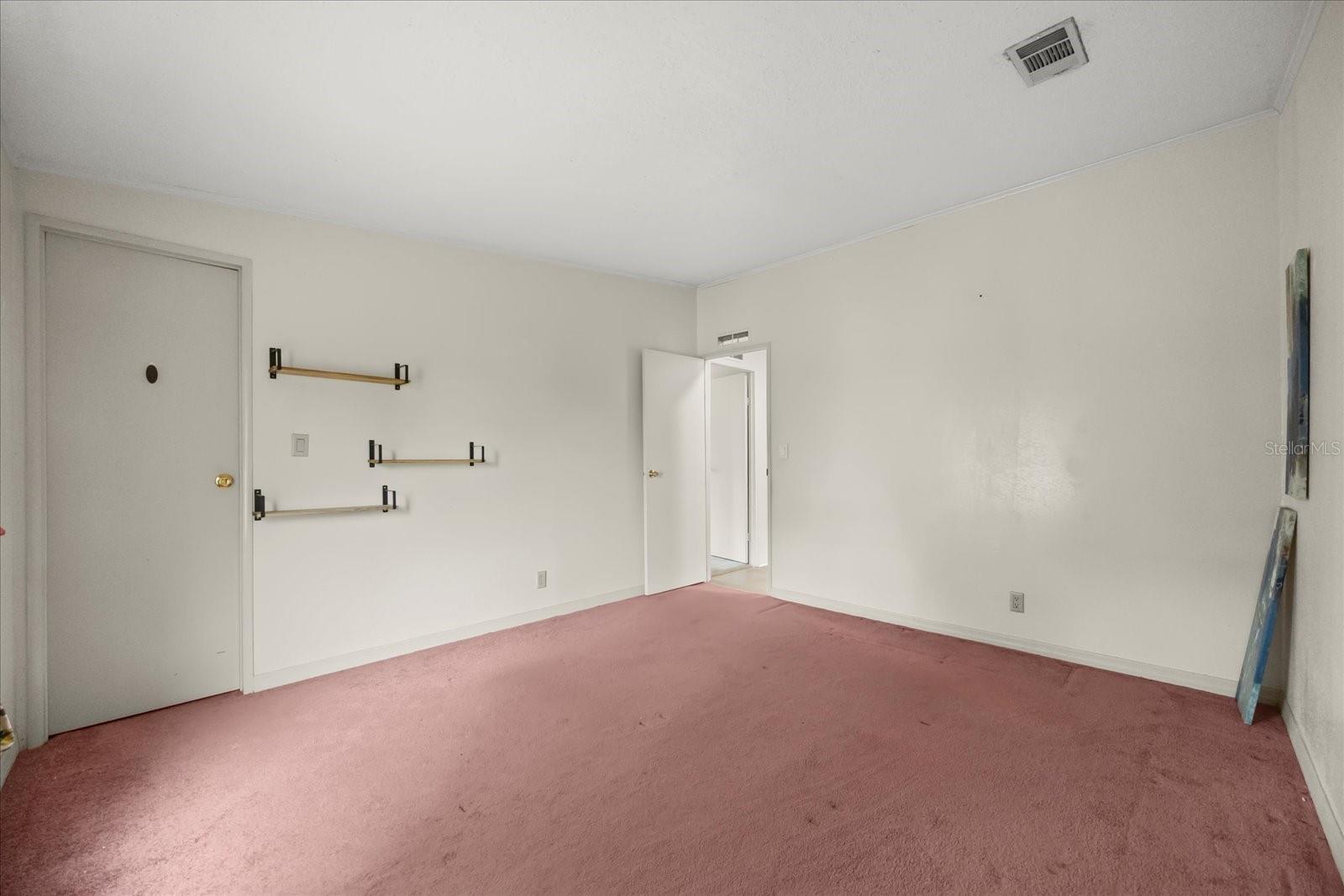 Image 17 of 38 For 2626 Fiddlewood Court 869