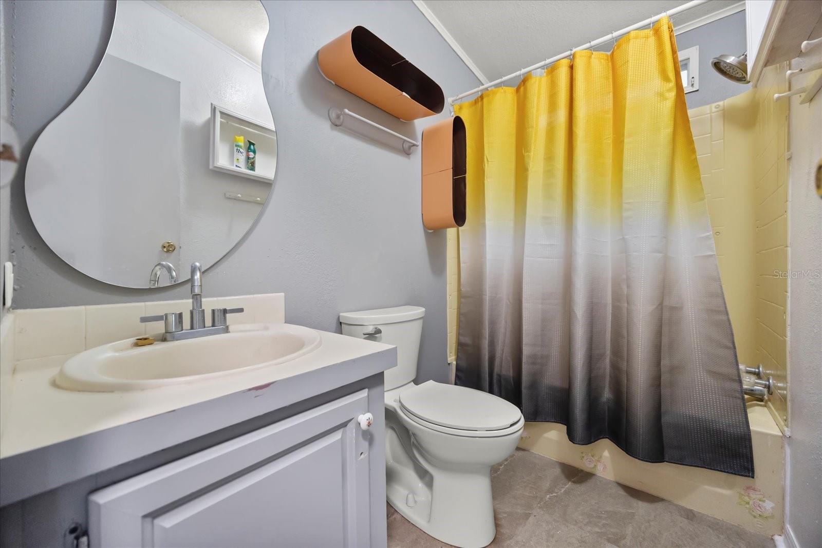 Image 18 of 38 For 2626 Fiddlewood Court 869