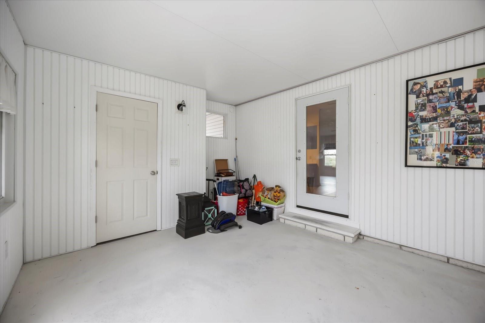 Image 19 of 38 For 2626 Fiddlewood Court 869