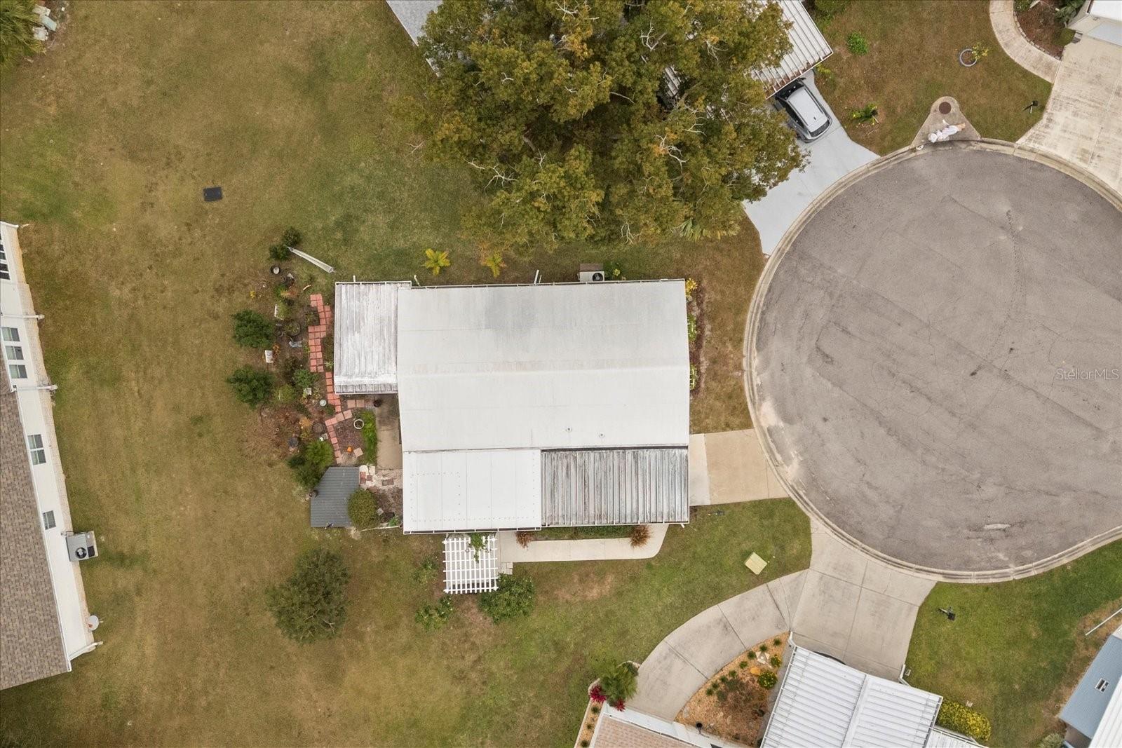 Image 24 of 38 For 2626 Fiddlewood Court 869