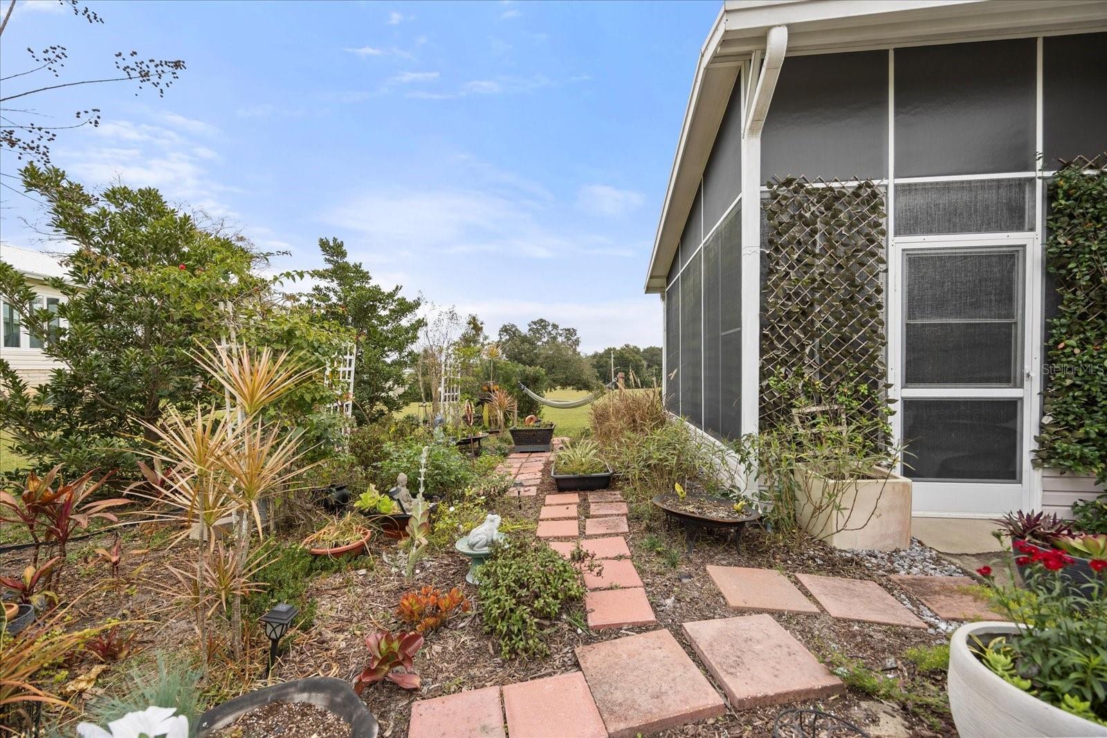 Image 5 of 38 For 2626 Fiddlewood Court 869