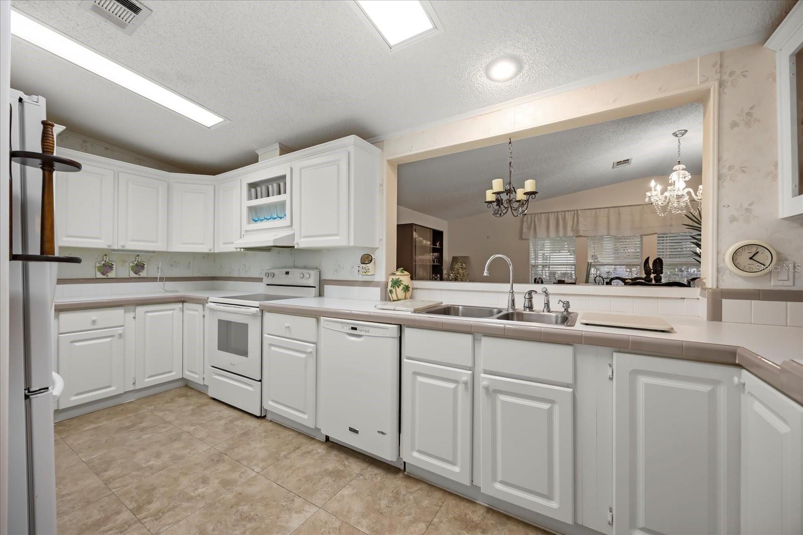 Image 8 of 39 For 2632 Lake Grassmere Circle 1854