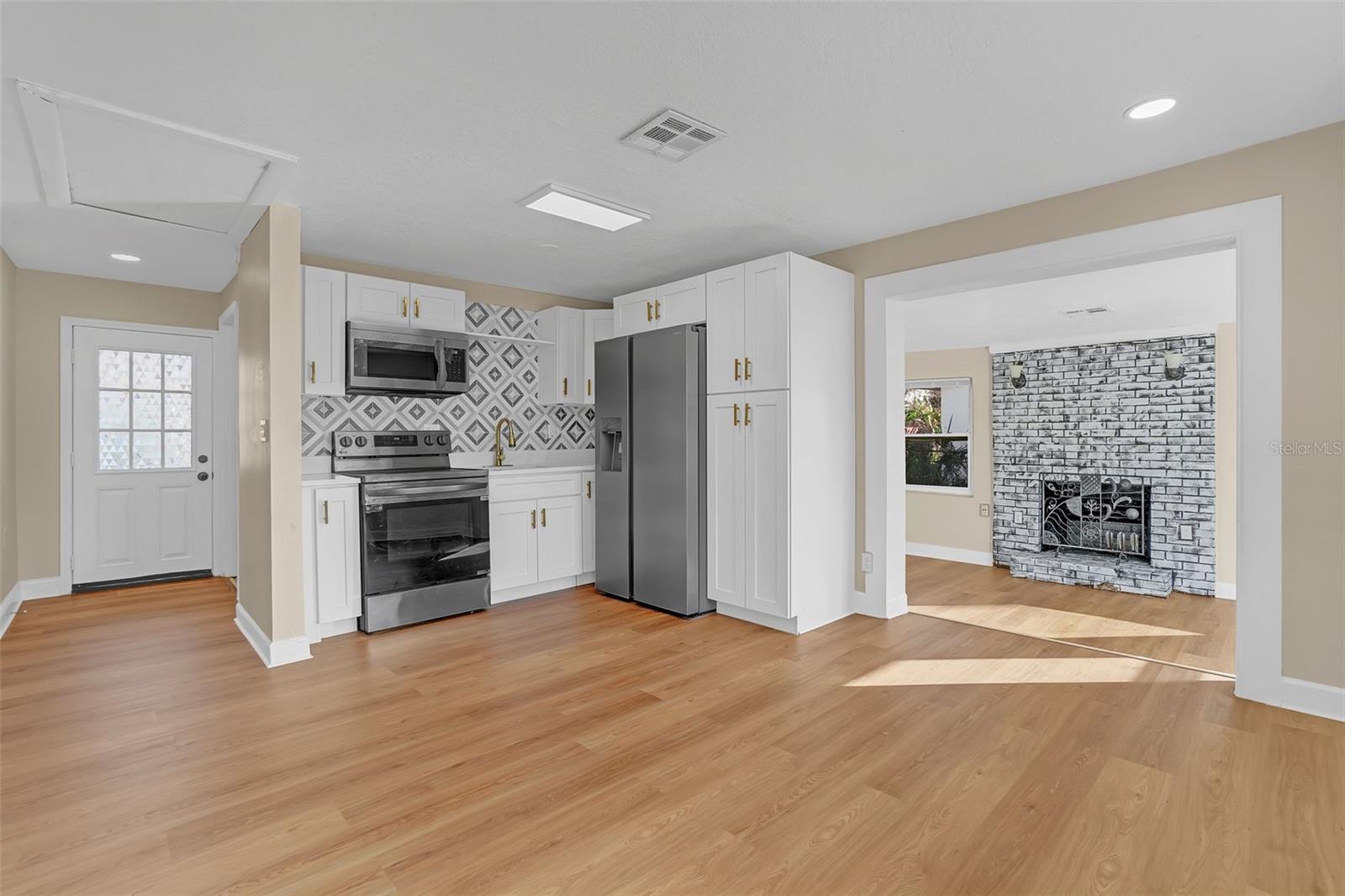 Image 4 of 30 For 230 Howard Boulevard