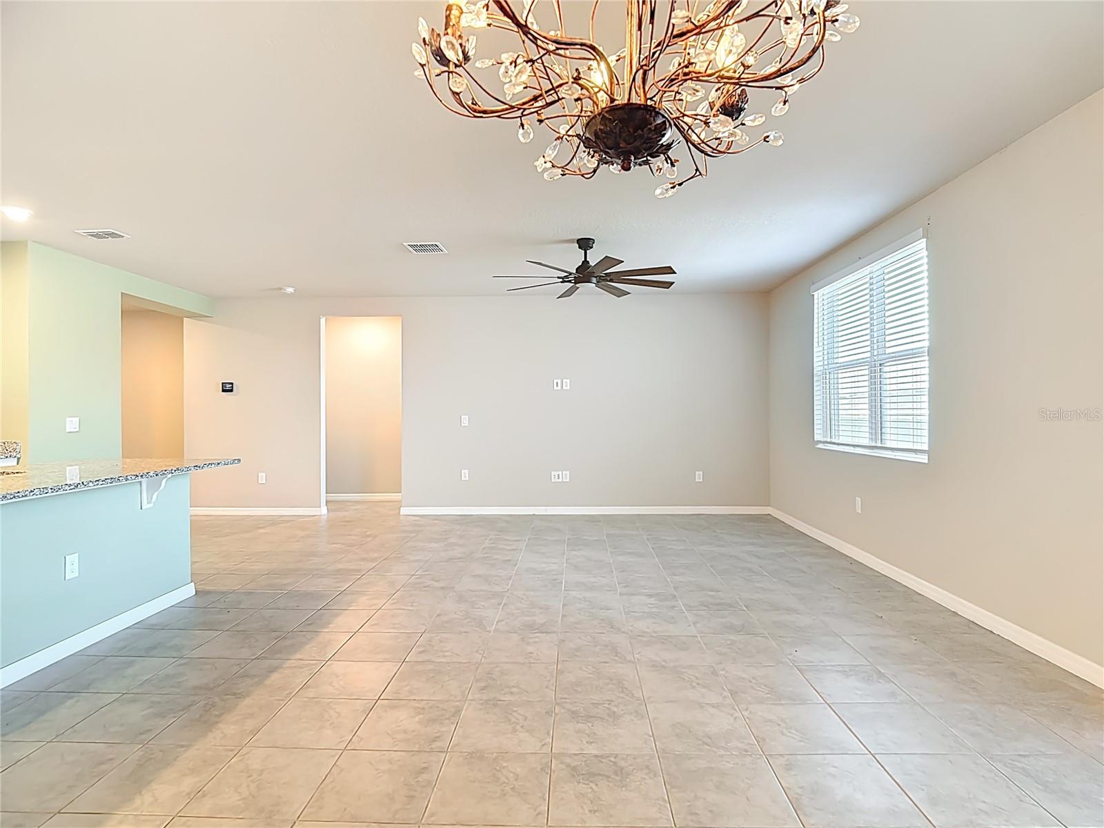 Image 16 of 54 For 928 Cambridge Drive