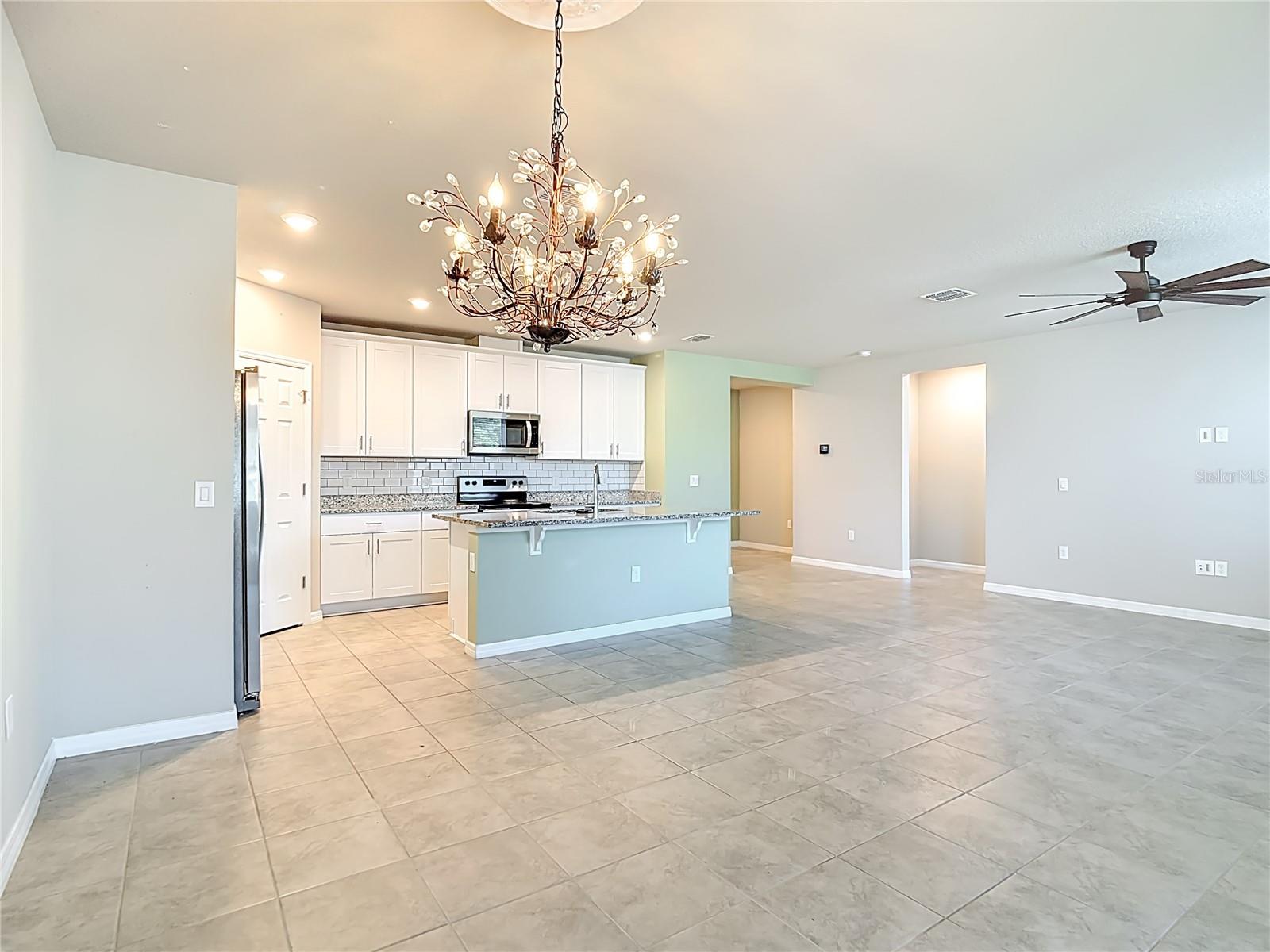 Image 17 of 54 For 928 Cambridge Drive