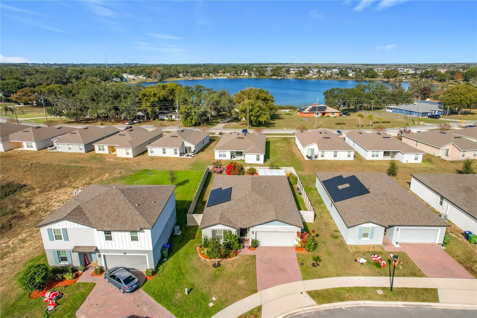 Image 2 of 54 For 928 Cambridge Drive