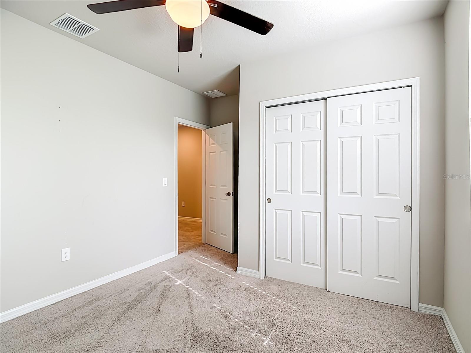 Image 21 of 54 For 928 Cambridge Drive