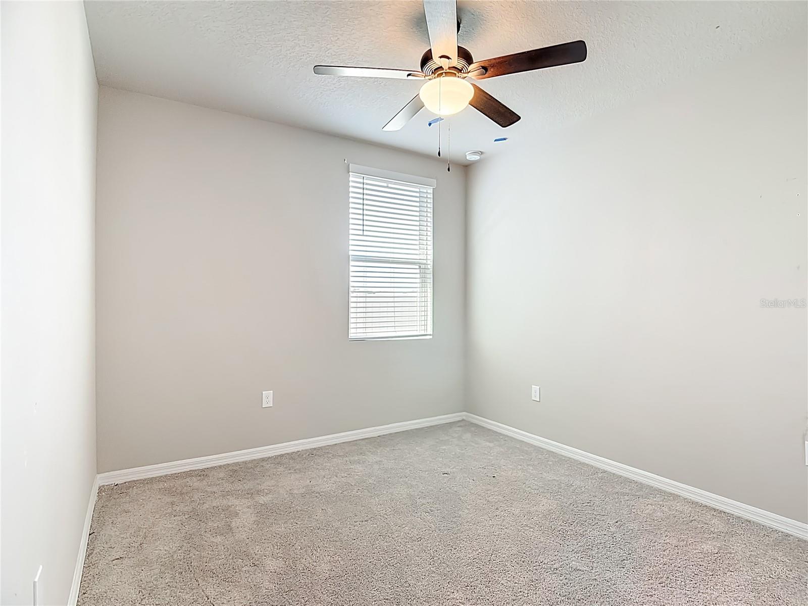 Image 29 of 54 For 928 Cambridge Drive