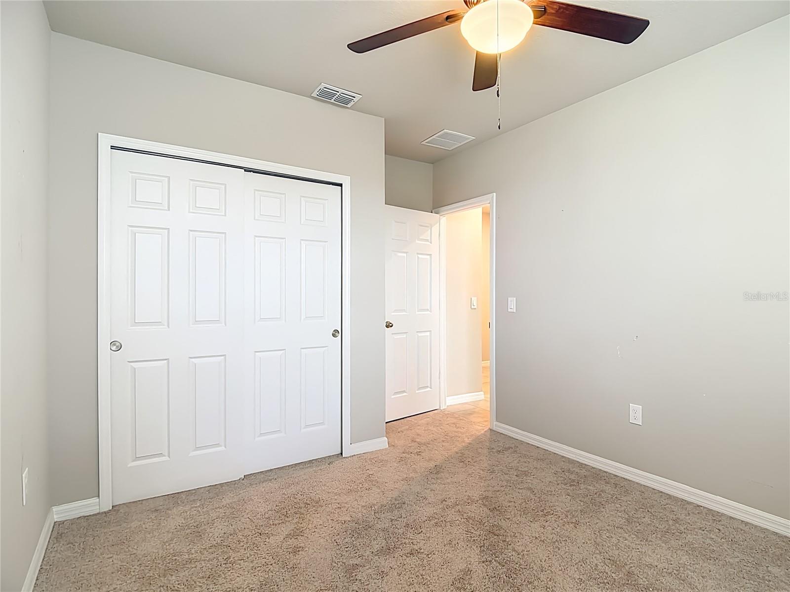 Image 31 of 54 For 928 Cambridge Drive