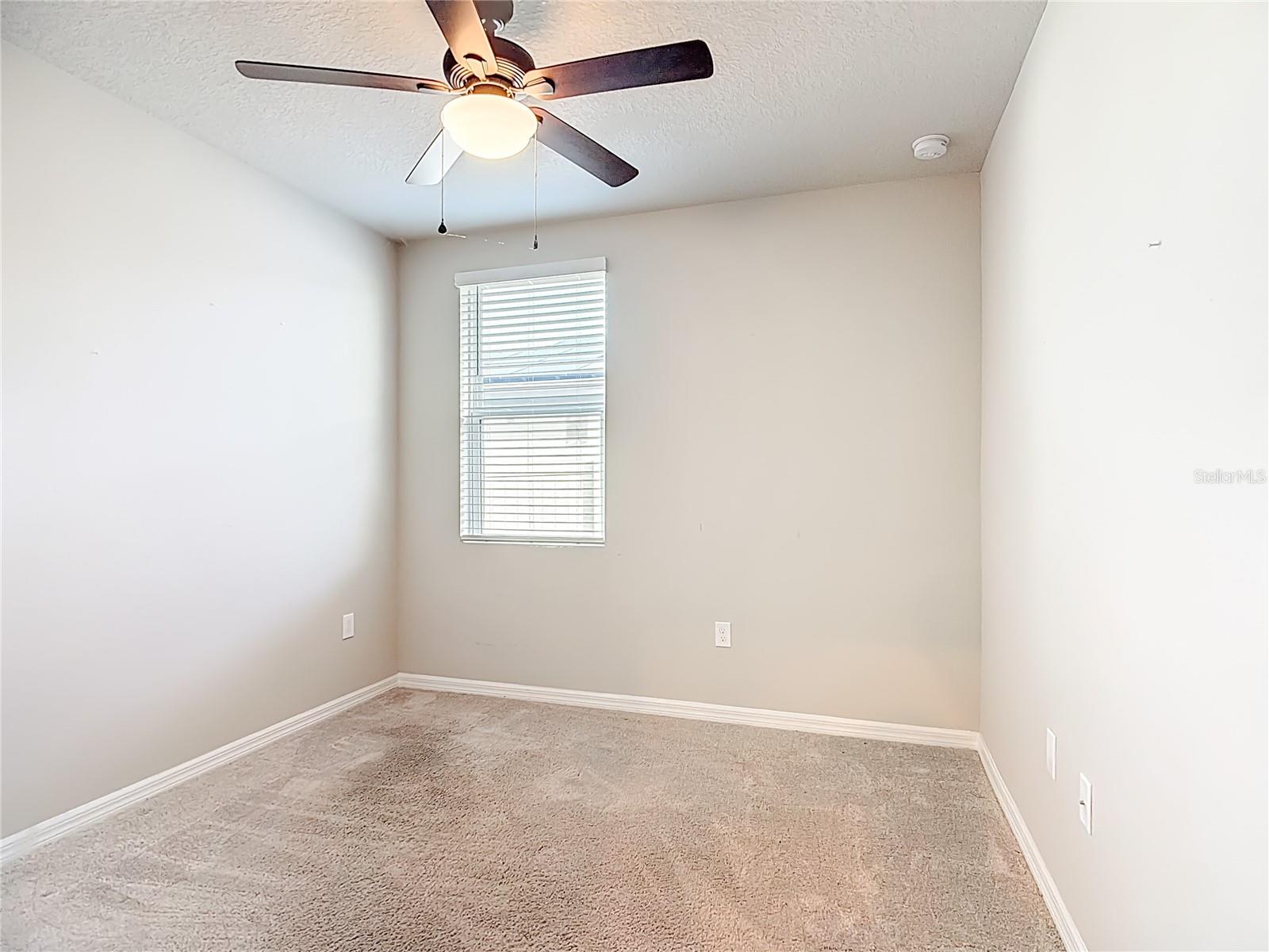 Image 32 of 54 For 928 Cambridge Drive