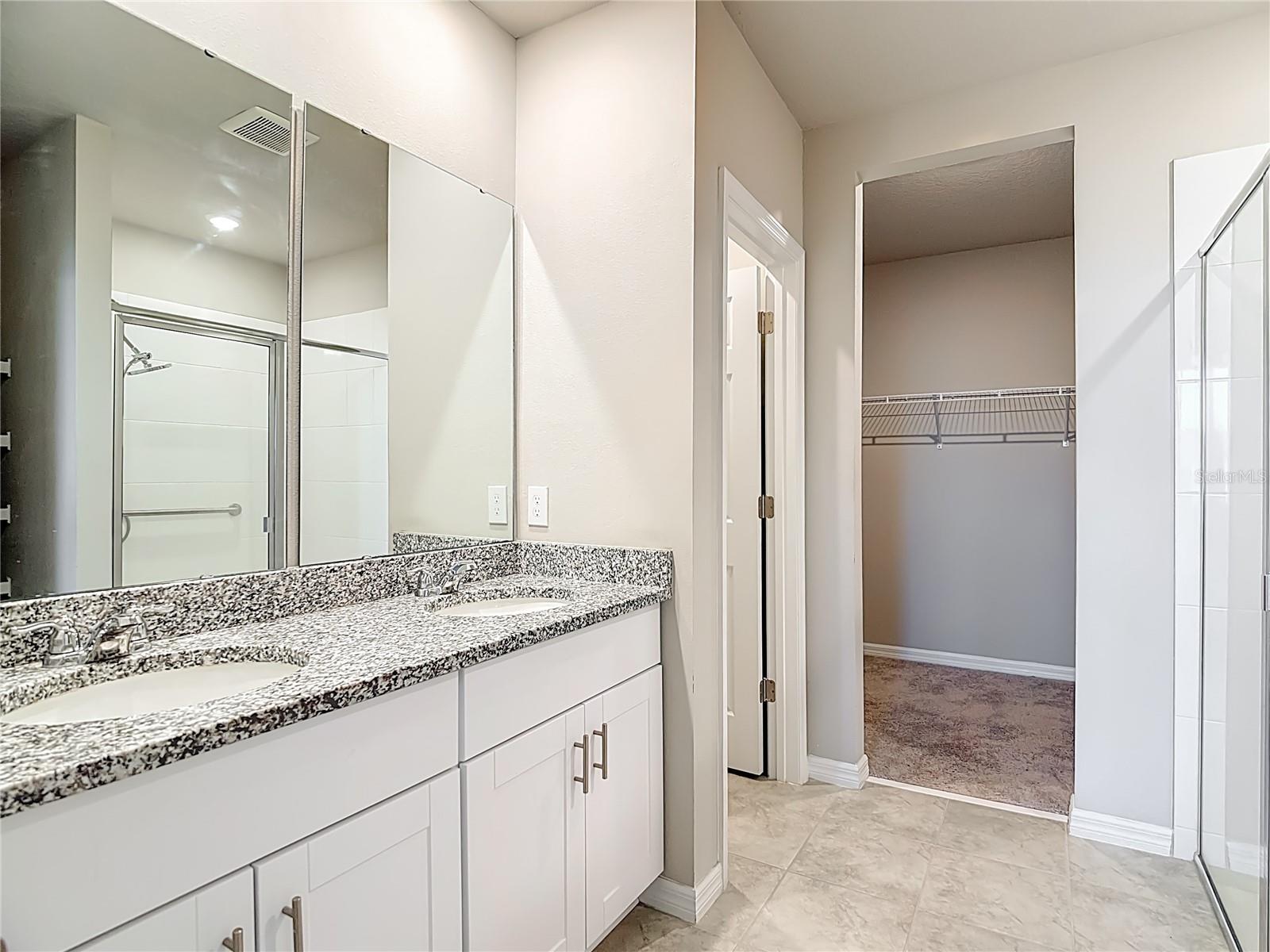 Image 33 of 54 For 928 Cambridge Drive