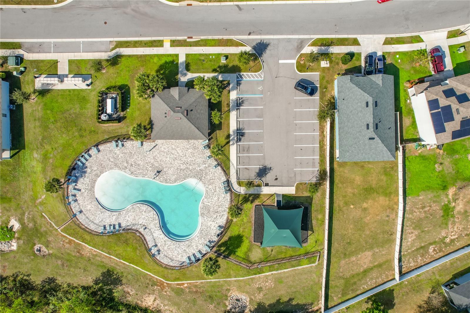 Image 53 of 54 For 928 Cambridge Drive