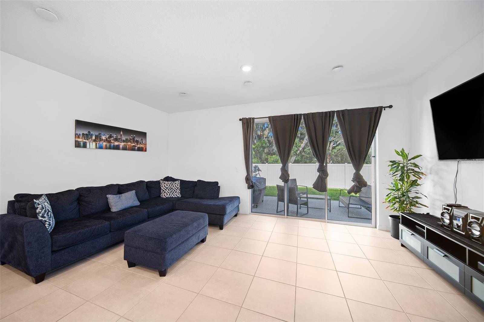 Image 10 of 27 For 3593 Anibal Street