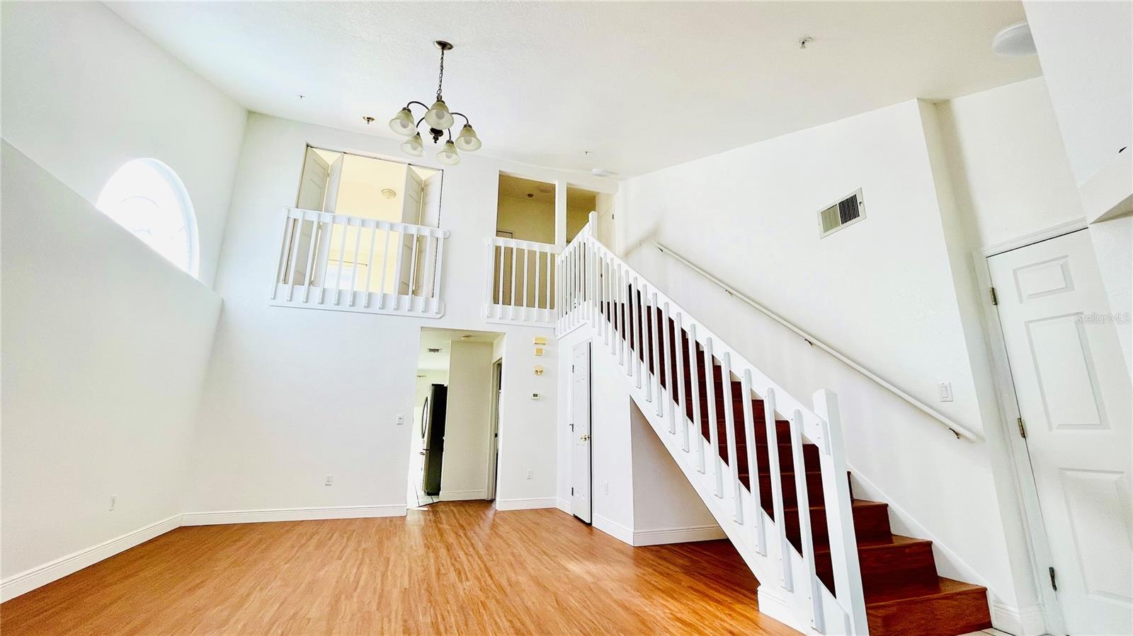 Image 3 of 14 For 3381 Hamlet Loop