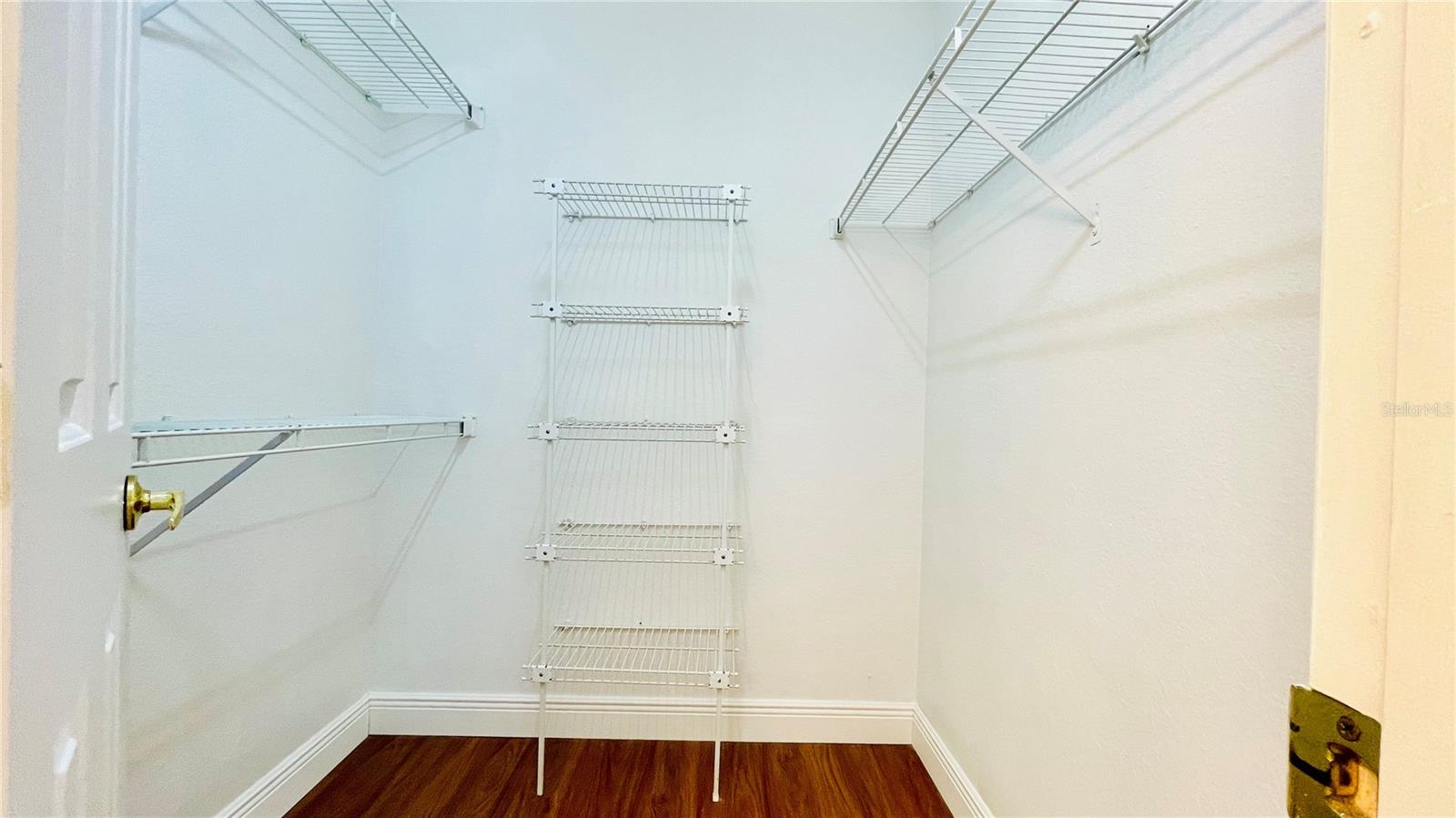 Image 9 of 14 For 3381 Hamlet Loop