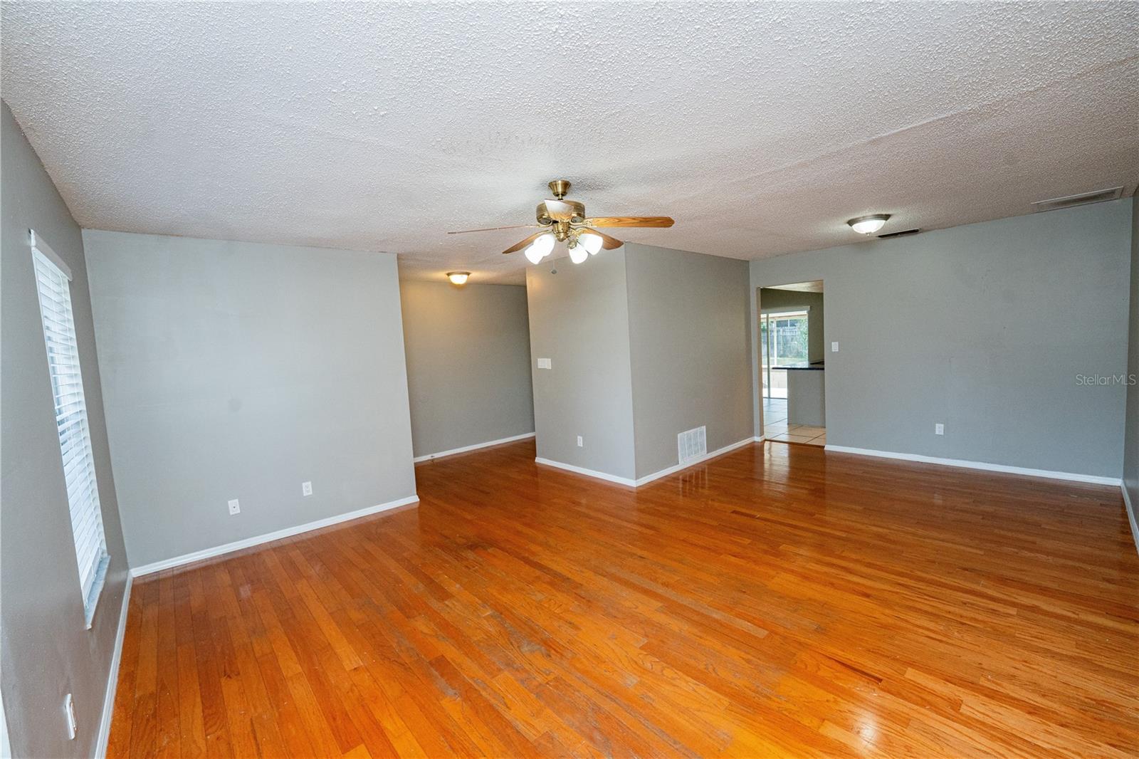 Image 7 of 48 For 150 Lady Susan Court