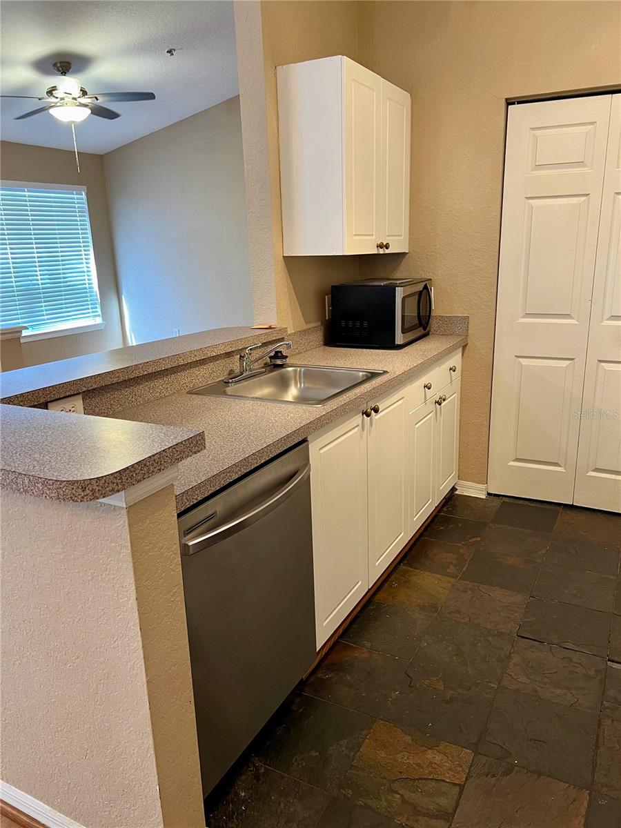 Image 5 of 21 For 835 Grand Regency Point 203