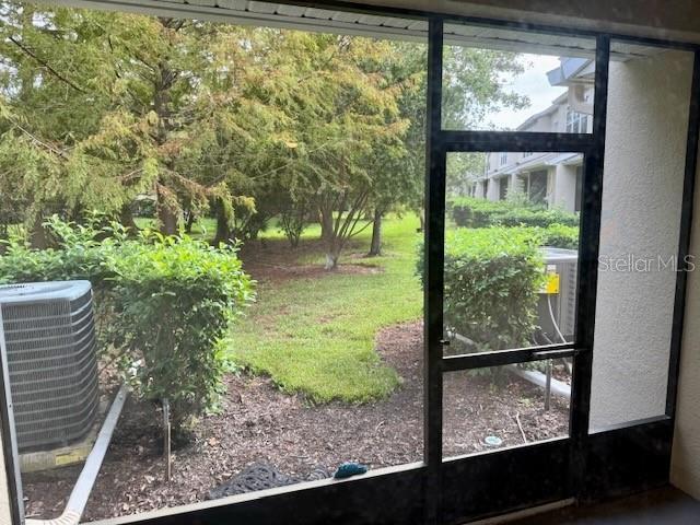 Image 11 of 23 For 719 Shropshire Loop 719